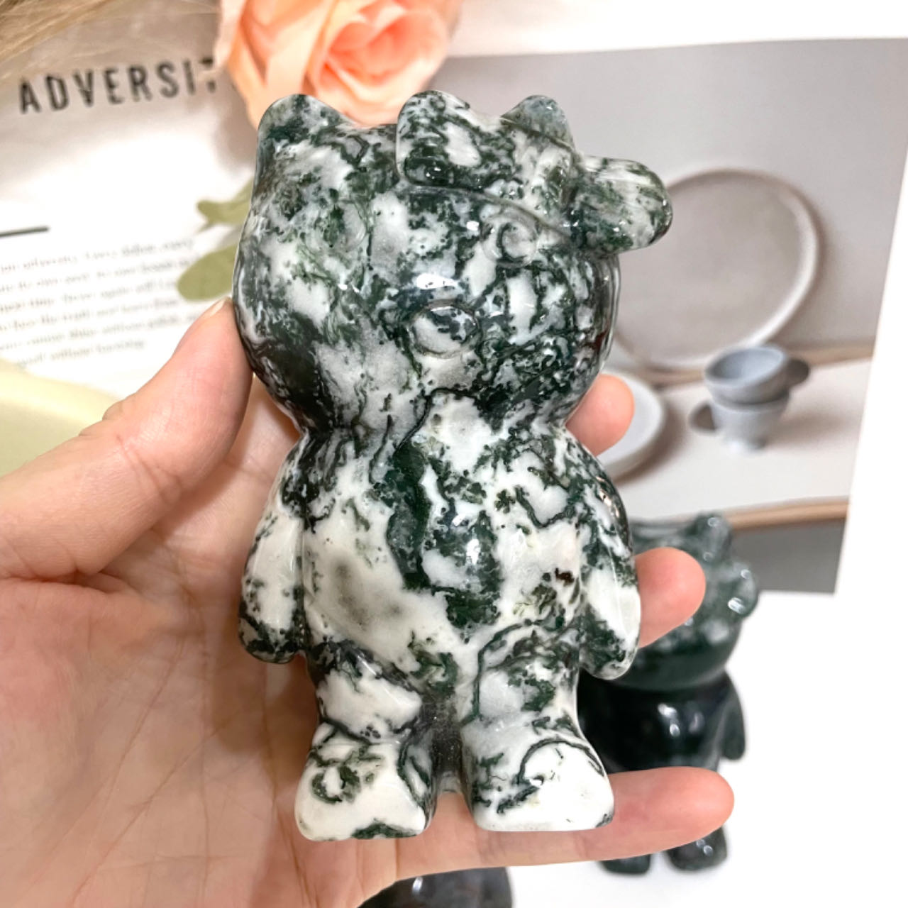 Moss Agate Crystal Hello Kitty Stochastic 1PCS Healing Stone Home Decoration From IG Crystal