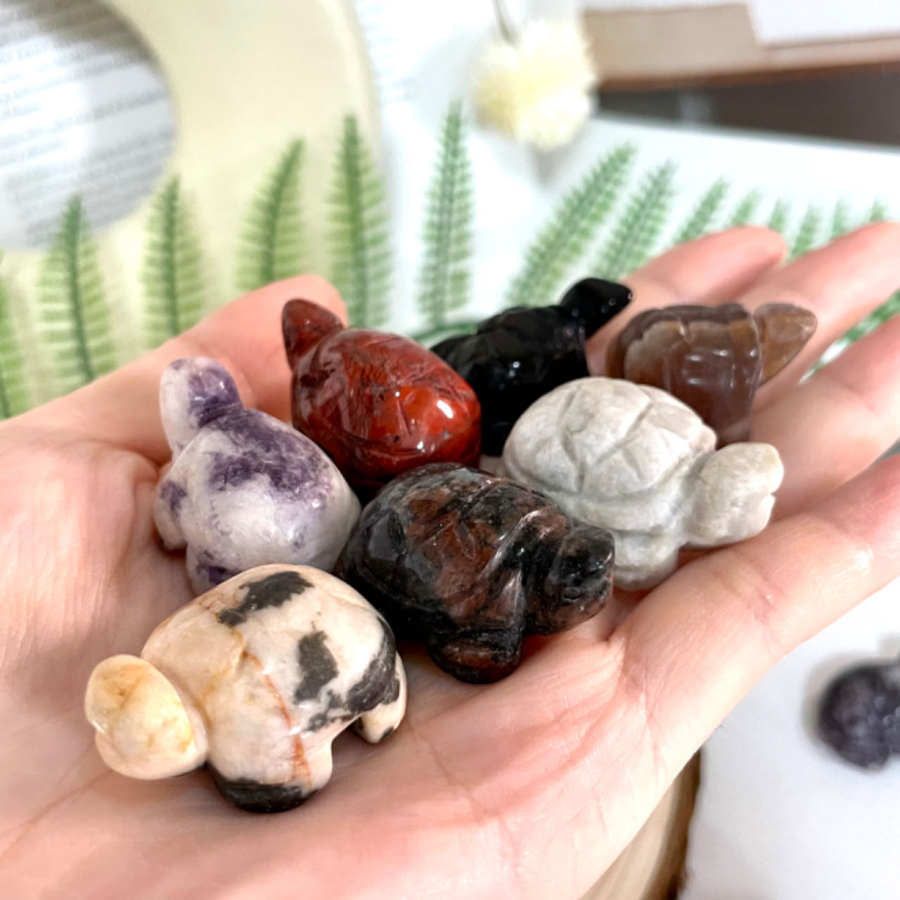 12 Counts Mix 3cm Crystal Carvings Turtle Different Stone Healing Stone Home Decoration From IG Crystal