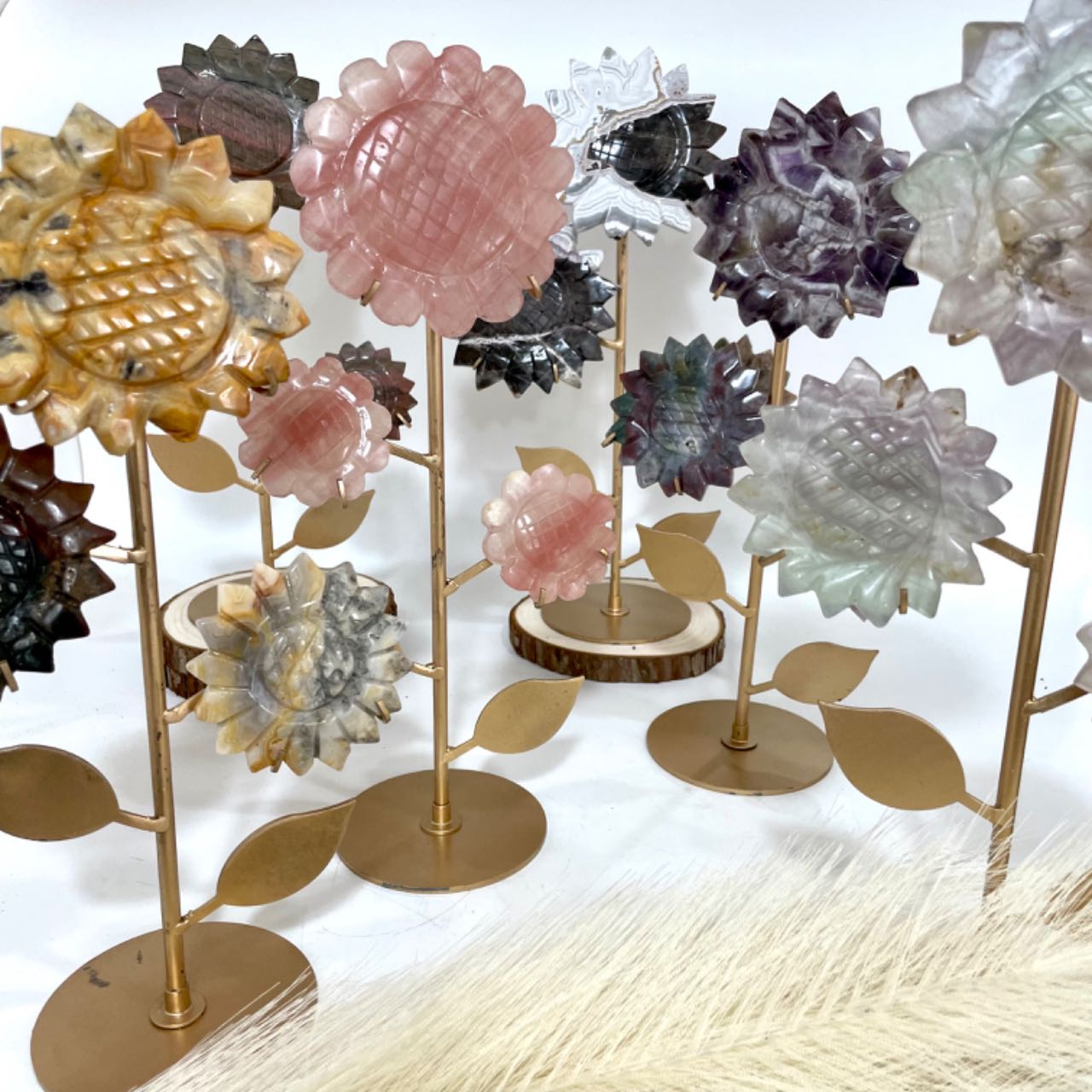 Sunflower Crystal Table Decoration Stochastic 1PCS Flourite Amethyst Rose Quartz Yooperlite From IG Crystal