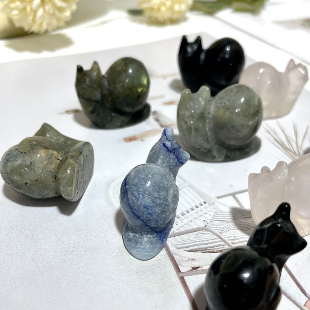 3 Counts Small Snail Crystal Labradorite Clear Quartz Obsidian Sodalite Healing Crystal Home Decoration From IG Crystal