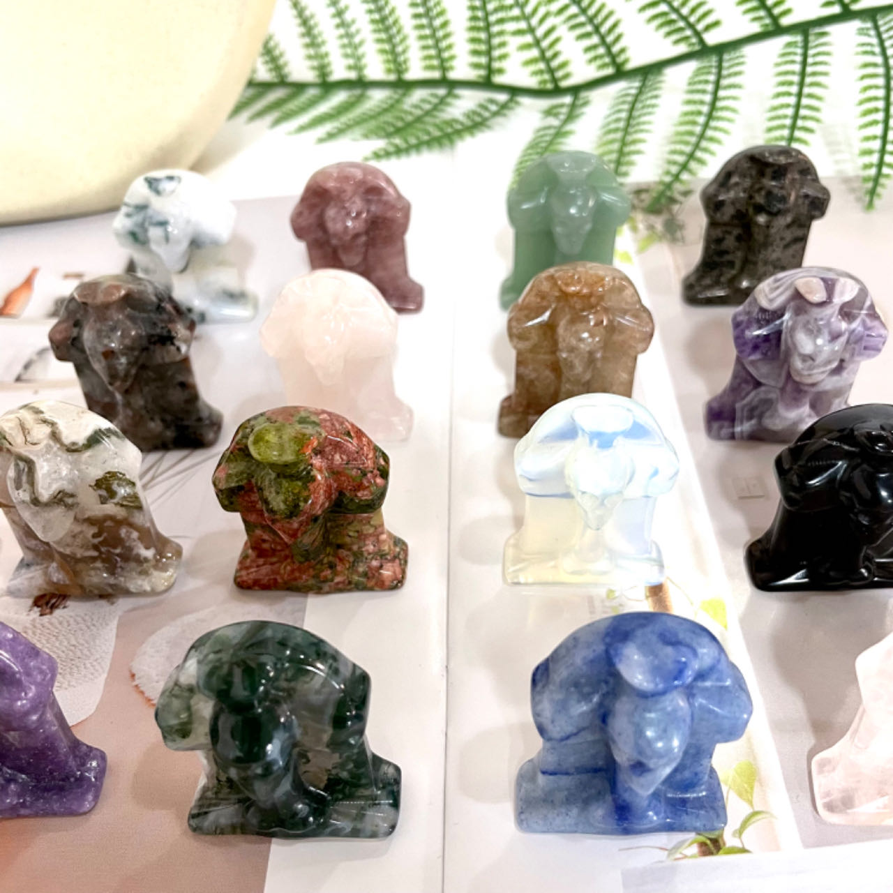 Different Material 4CM Gravestone Crystal 8 Counts Rose Quartz Clear Quartz Yellow Tiger Eye Amethyst Sodalite Green Aventurine Rohdnite Kiwi Jasper Healing Crystal Home Decoration From IG Crystal