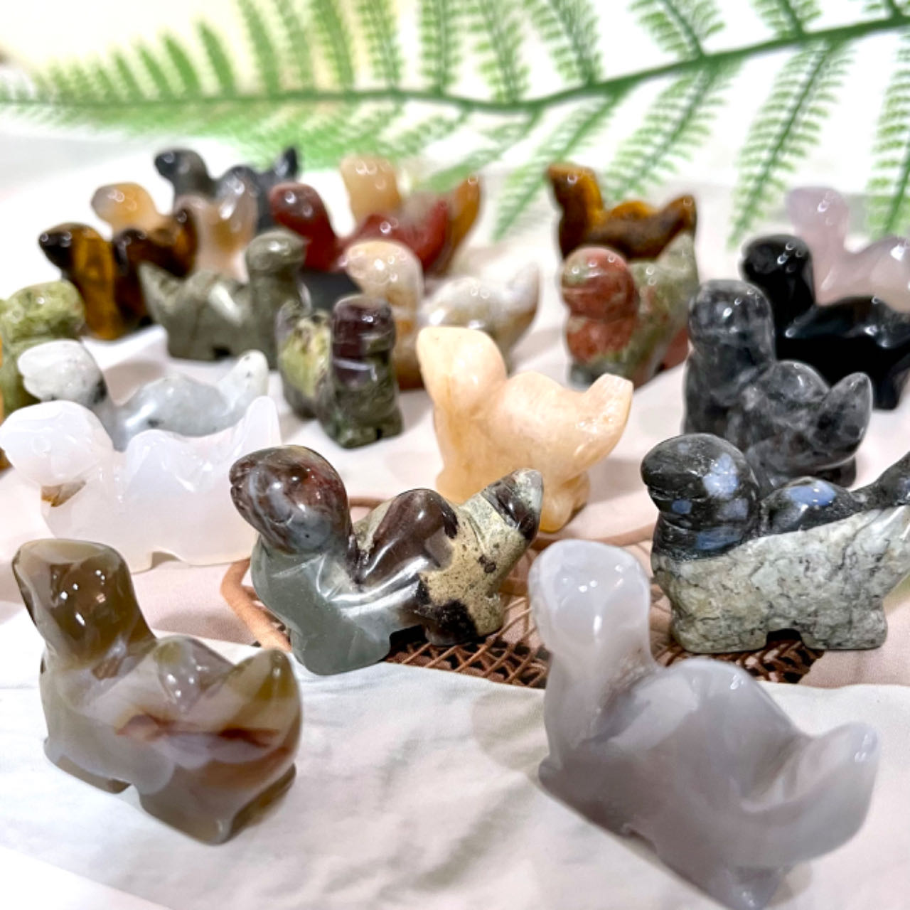 10 Counts Different Material Small Dinosaur Crystal Rose Quartz Clear Quartz Kiwi Jasper Sodalite Amethyst Opalite Unakite Healing Crystal From IG Crystal
