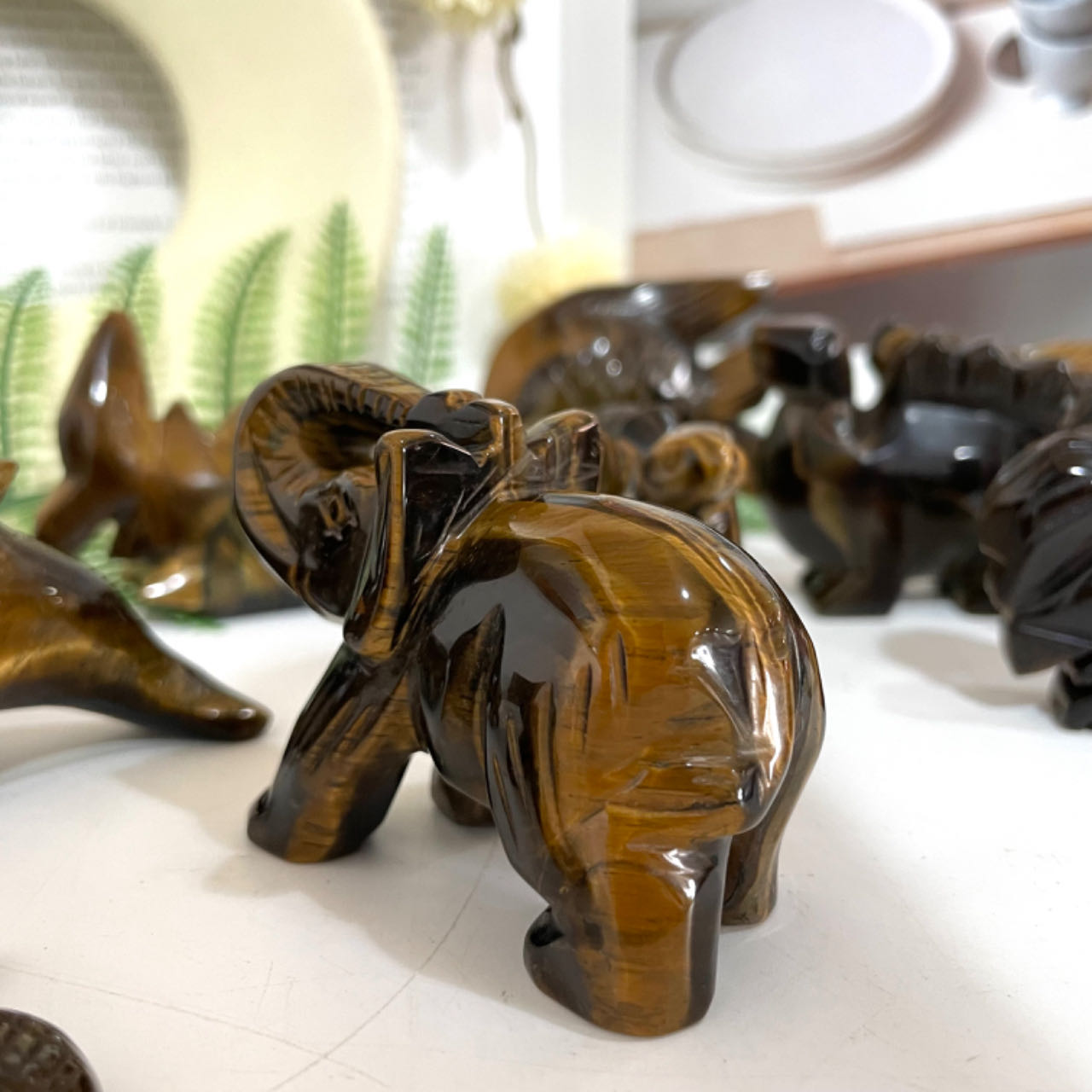 Small Yellow Tiger Eyes Animals Crystal Fish Dolphin Chicken Elephant Dinosaur Wolf Shark Tortoise Healing Stone Home Decoration From IG Crystal