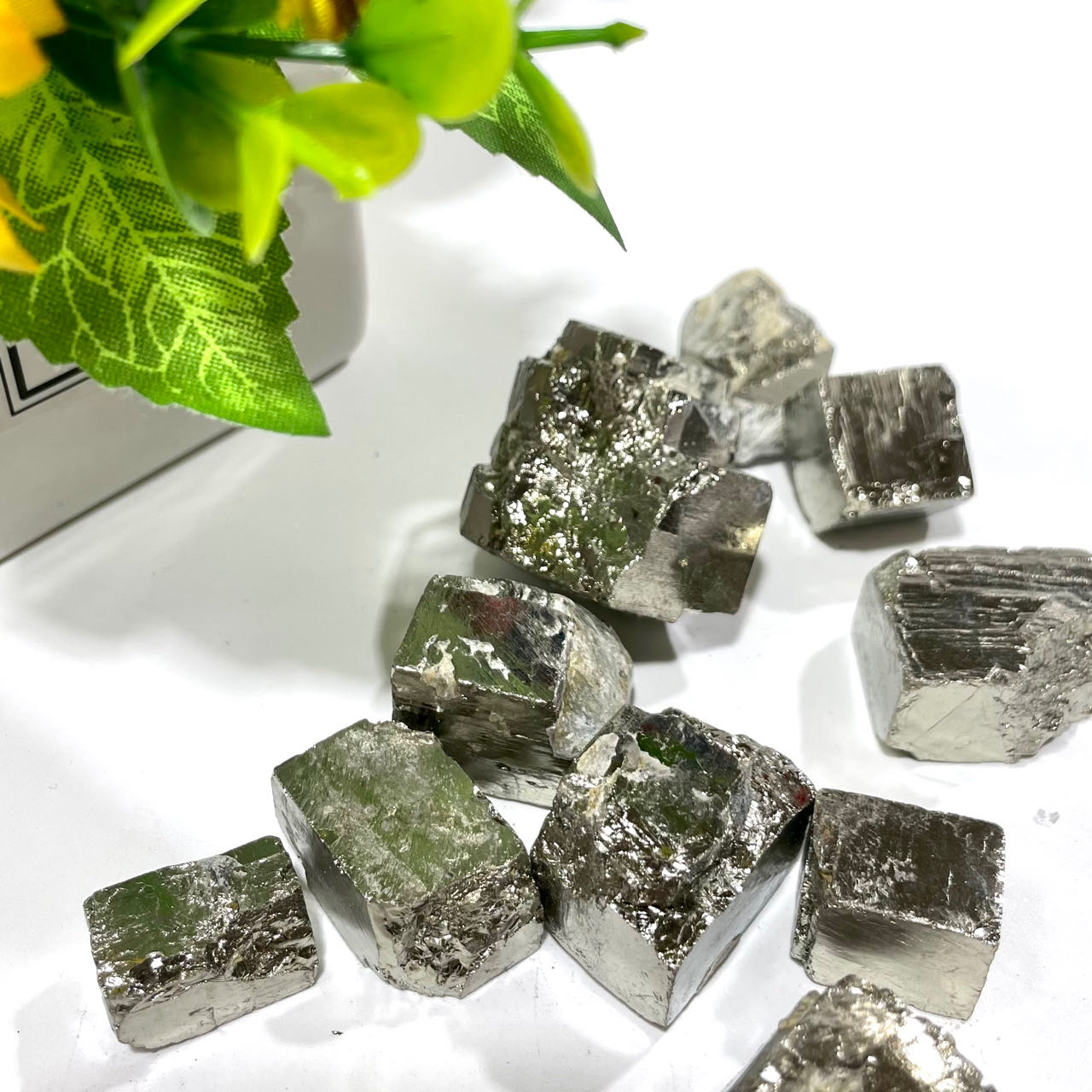Pyrite Crystal Stone for Tumbling Cabbing Decoration Polishing Quartz Ore Crystals Stone Ornaments Home Decor Gift From IG Crystal