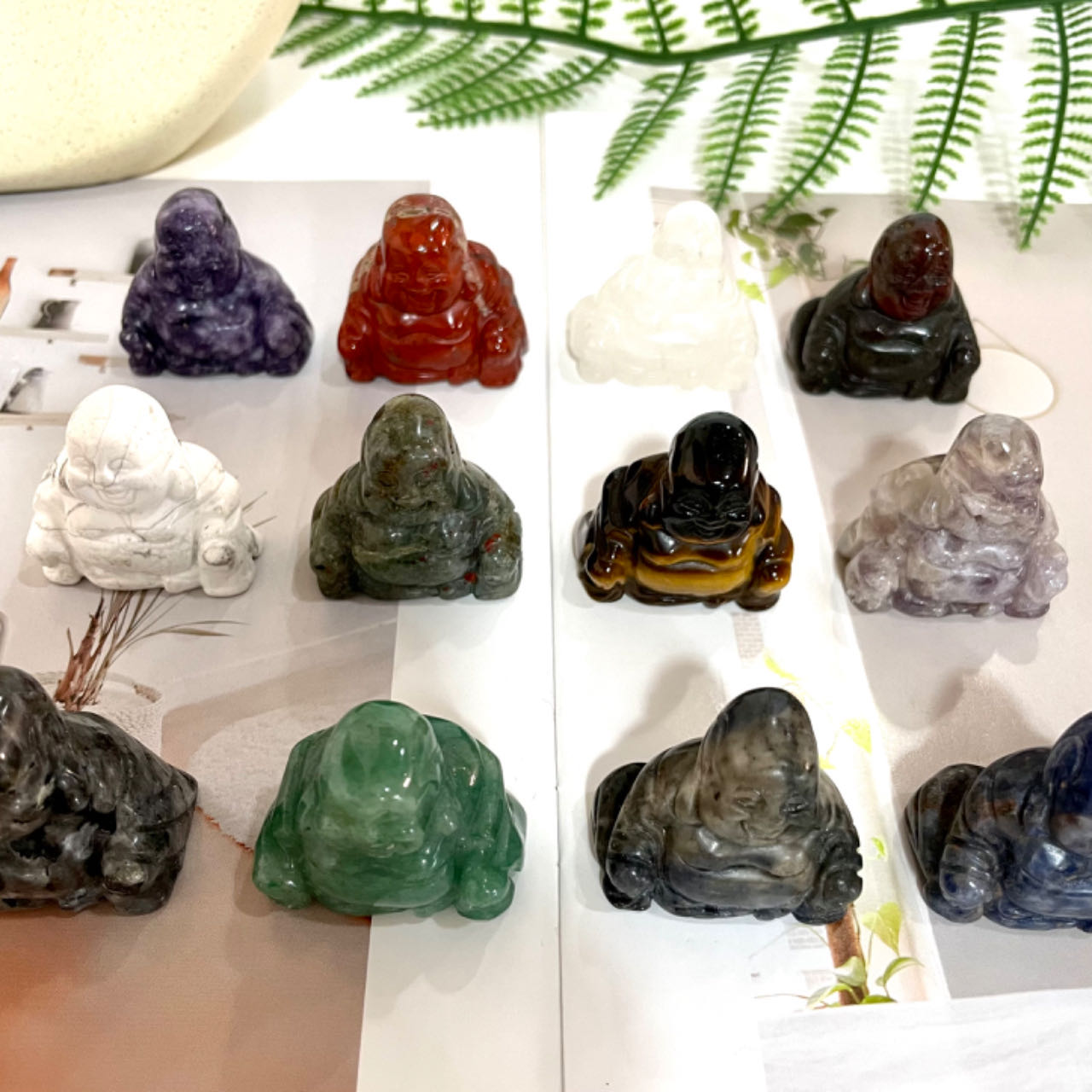 4 Counts Different Materials 1.5 Inch Buddha Crystal Rose Quartz Clear Quartz Yellow Tiger Eye Amethyst Sodalite Green Aventurine Rohdnite Kiwi Jasper Healing Crystal Home Decoration From IG Crystal
