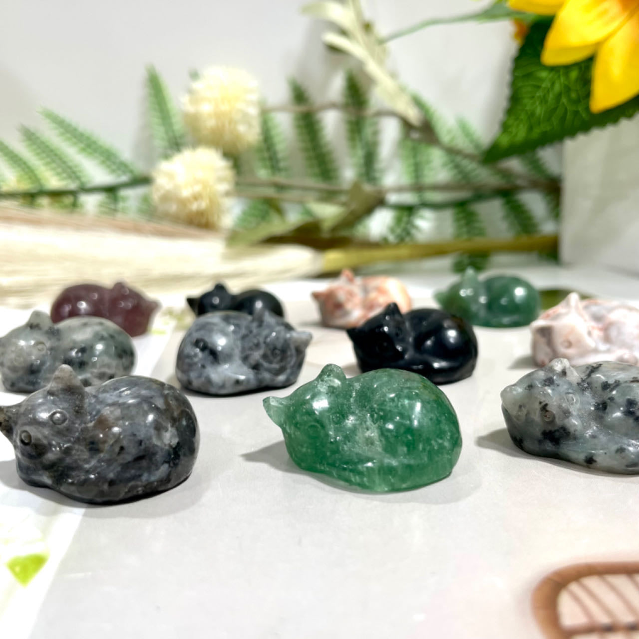 3 Counts Different Material Small Civet Crystal Lavakite Black Obsidian Strawberry Quartz Green Aventurine Healing Stone Home Decoration From IG Crystal