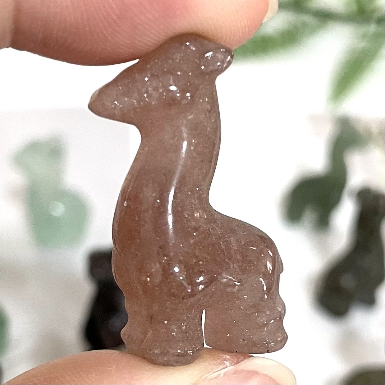 Different Material 3CM Height Small Giraffe Crystal Carvings 10 Counts Rose Quartz Clear Quartz Yellow Tiger Eye Amethyst Sodalite Green Aventurine Rohdnite Kiwi Jasper Healing Crystal Home Decoration From IG Crystal