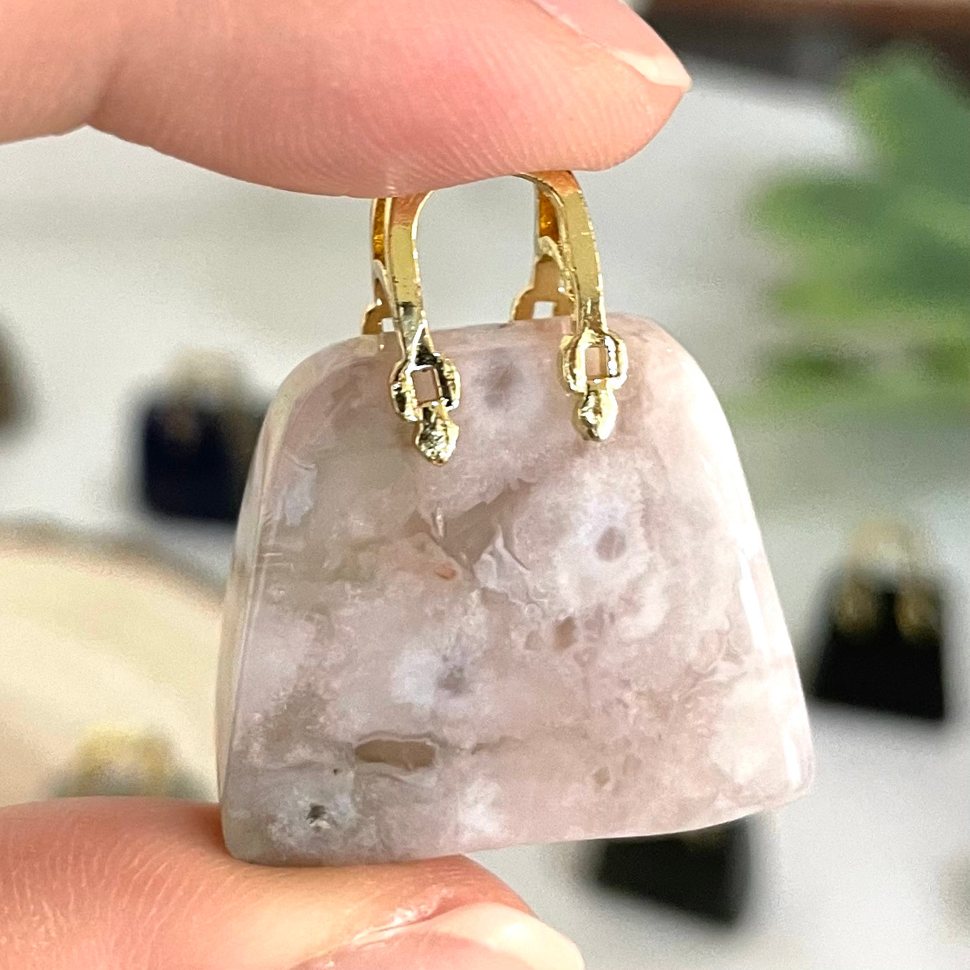 Different Maerail Small Handbag Crystal Stochastic 20PCS Rose Quartz Yellow Crystal Pink Flower Agate Red Jasper Sodalite Sunstone Que Sera Fire Quartz Carribean Caloit Kiwi Jasper Yellow Calcite Dragon Blood Yooperlite From IG Crystal