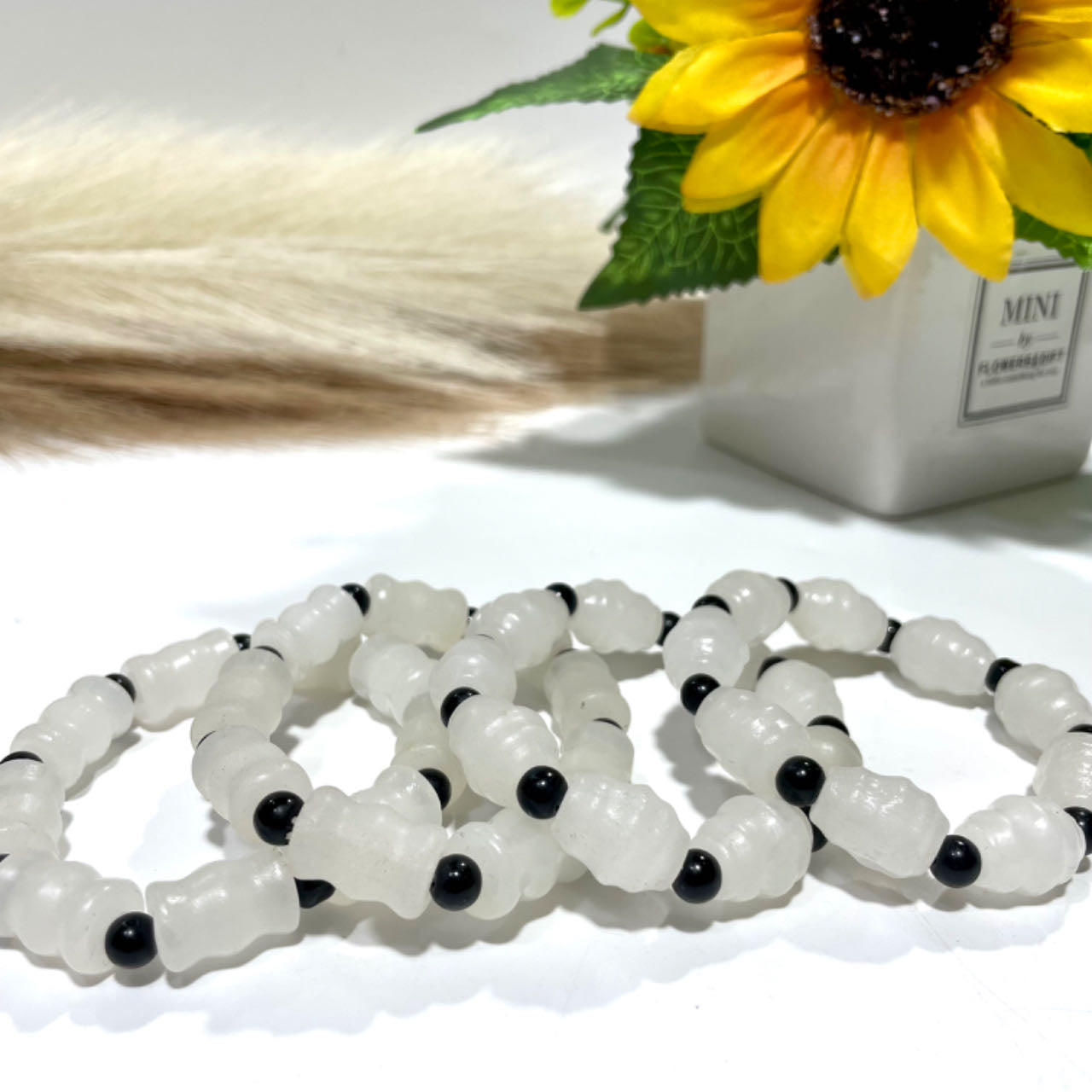 4 Counts Afghanistan White Jade Bracelets Natural Crystals Healing Stones Crystal Jewelry Shop Pretty Crystals From IG Crystal