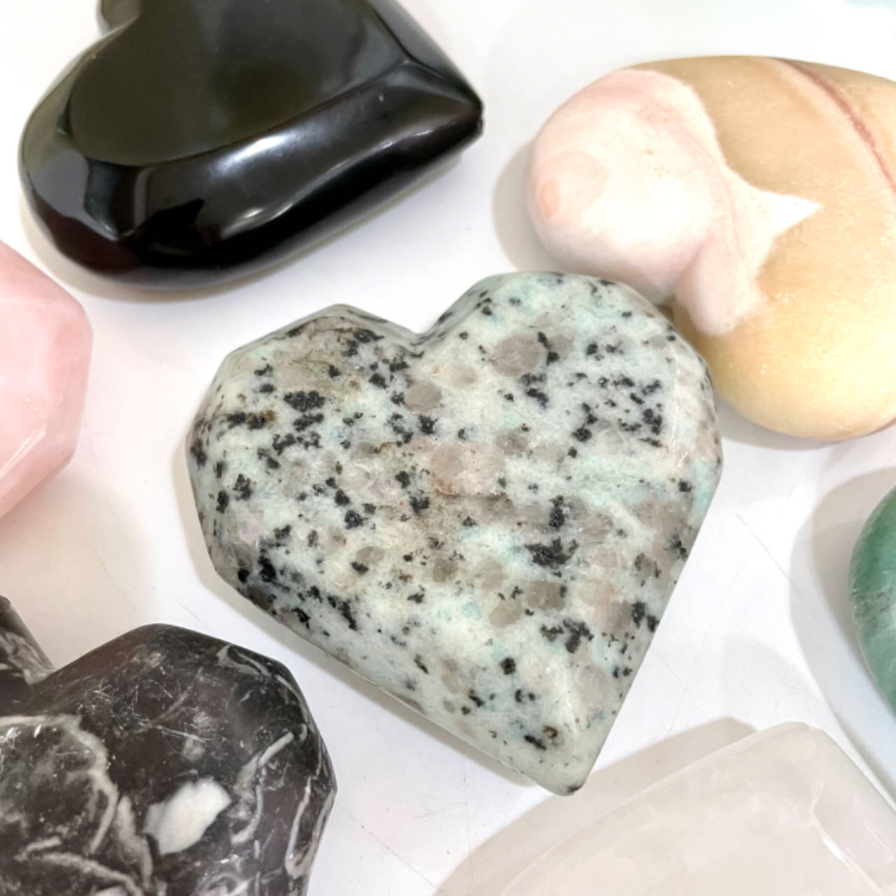 Different Maerail Heart Shape Pipe Stochastic 2PCS Rose Quartz Clear Quartz Black Obsidian Green Aventurine Kiwi Jasper From IG Crystal