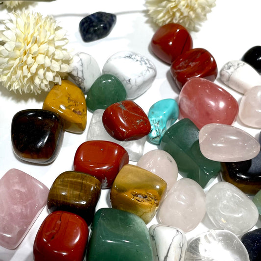 800g Different Materials Crystal Stone Irregular Stone Clear Quartz Amethyst Opalite Tiger Eyes Green Aventurine Moonkaite Jasper Healing Stone Home Decoration From IG Crystal