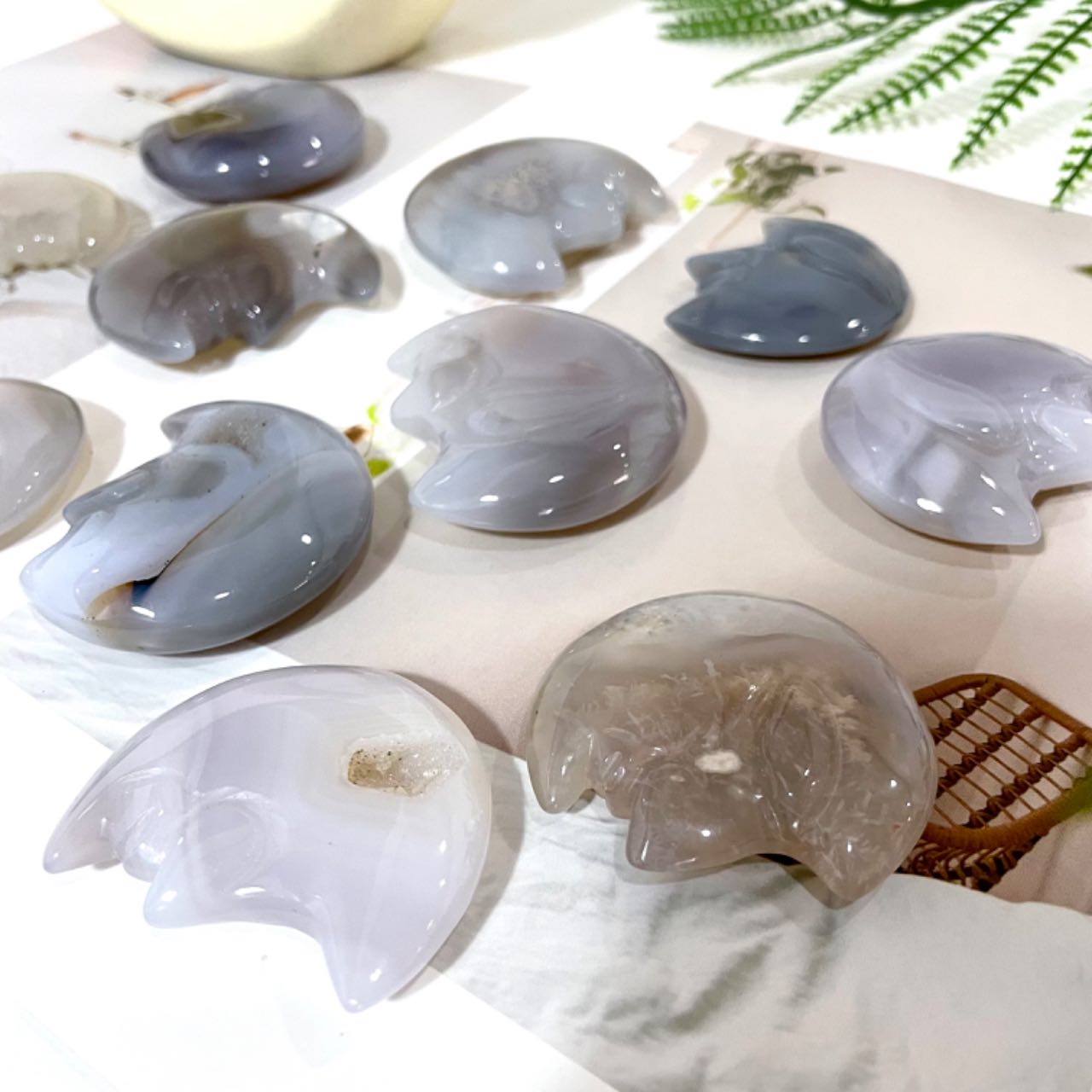 4~7 Counts Geode Agate Moon Face Crystal Healing Stone Home Decoration From IG Crystal