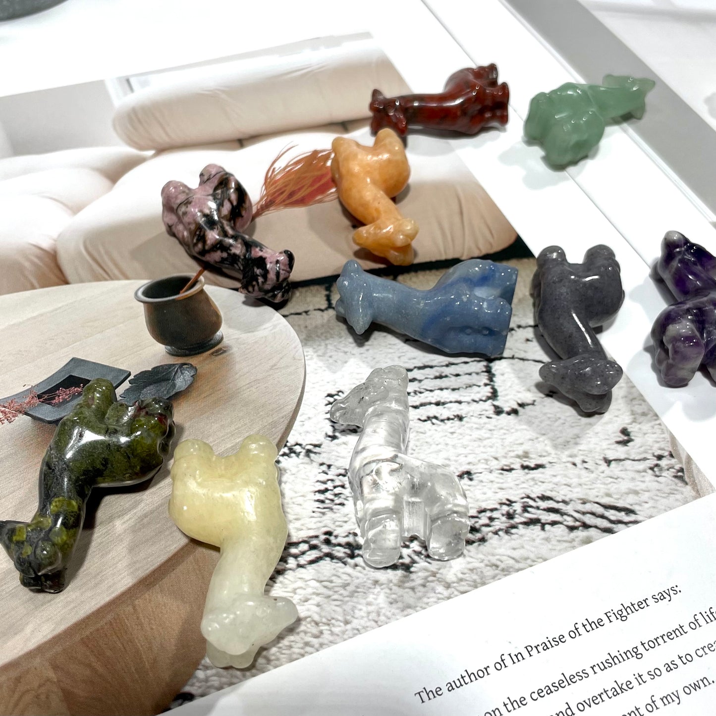 Different Material 4CM Height Small Giraffe Crystal Carvings 8 Counts Rose Quartz Clear Quartz Yellow Tiger Eye Amethyst Sodalite Green Aventurine Rohdnite Kiwi Jasper Healing Crystal Home Decoration From IG Crystal