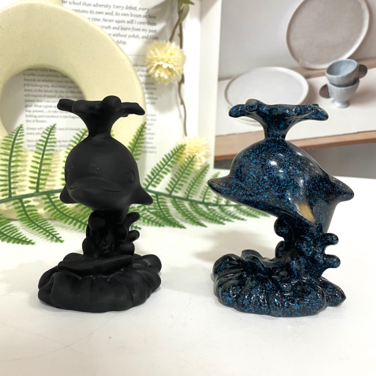 2PCS Dolphin Stand Black Blue Healing Stone Home Decoration For Crystal Ball From IG Crystal