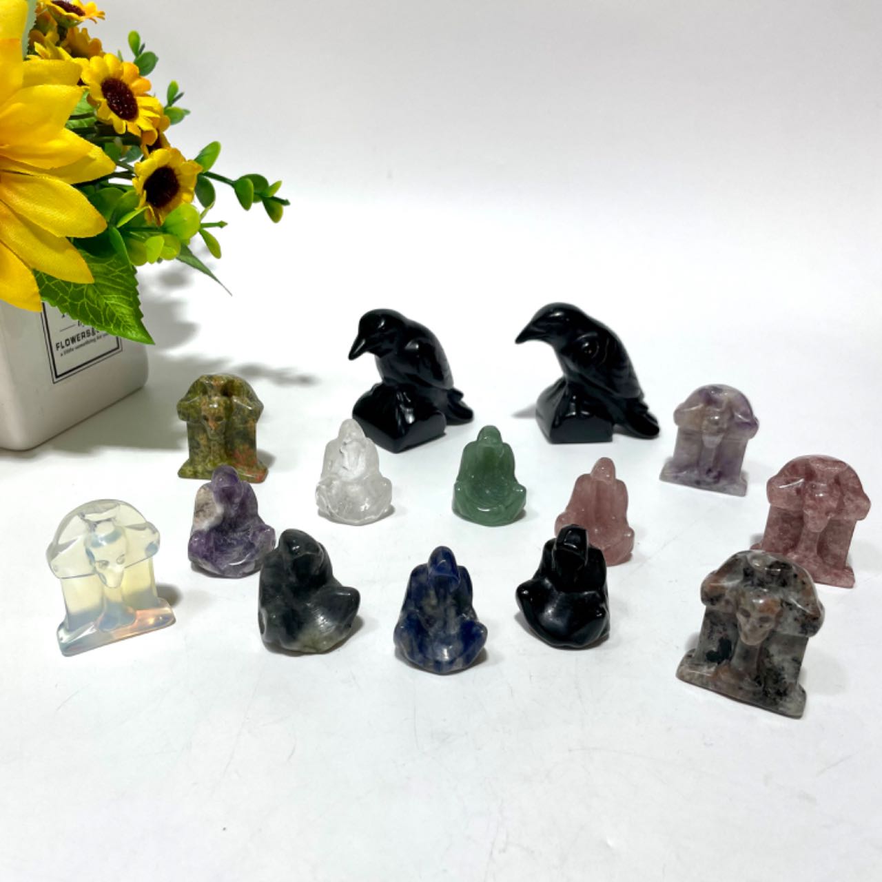 Halloween Various Materials 4CM Gravestone 5CM Black Obsidian Crow 3CM Death Crystal Carvings Set Rose Quartz Clear Quartz Yellow Tiger Eye Amethyst Sodalite Green Aventurine Rohdnite Kiwi Jasper Healing Crystal Home Decoration From IG Crystal