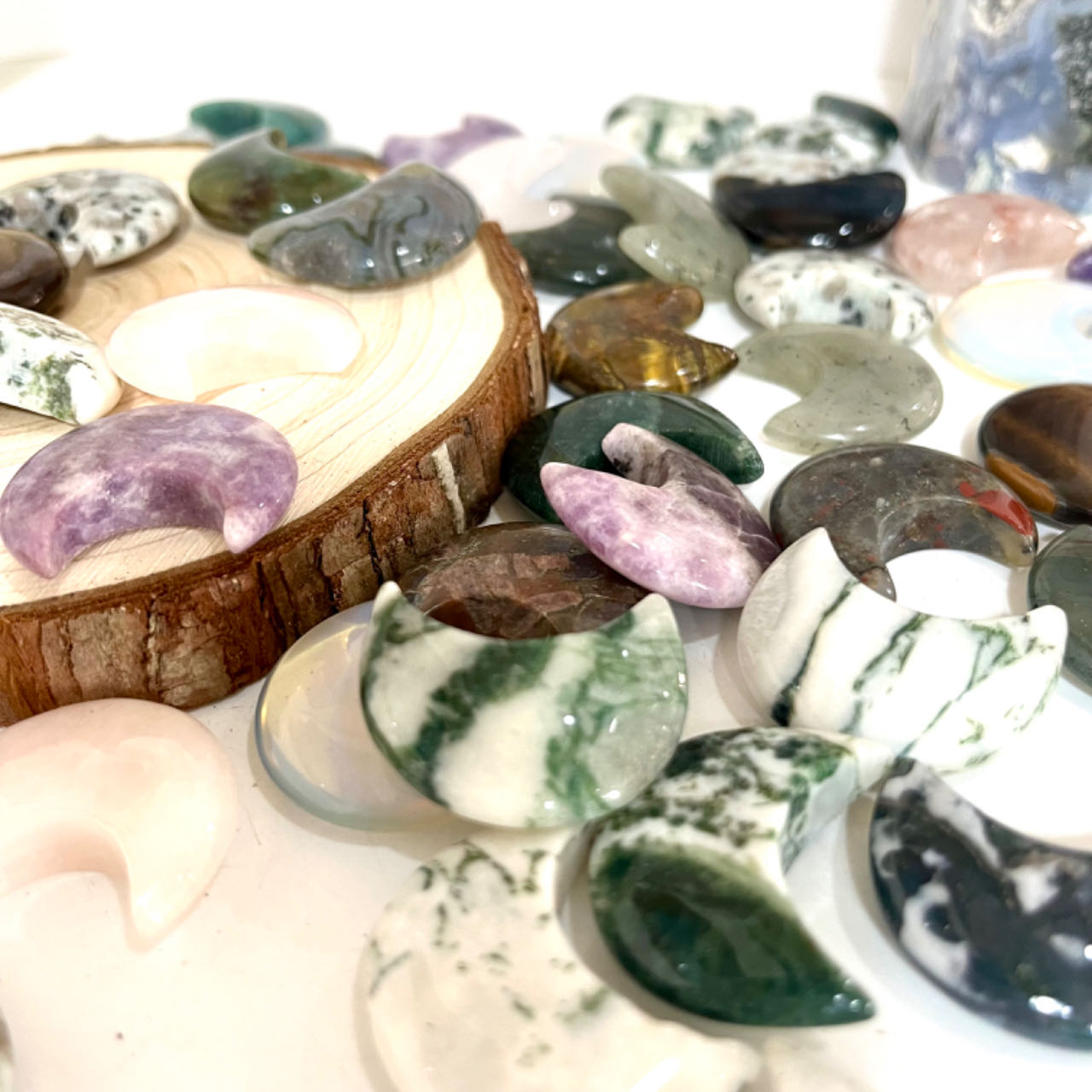 12PCS Different Maerail 3cm Moon & Star Crystal Set Tiger Eyes Pink Opal Green Flourite Yellow Flourite Clear Quartz Citrine Dream  Amethyst Sodalite Rose Quartz From IG Crystal