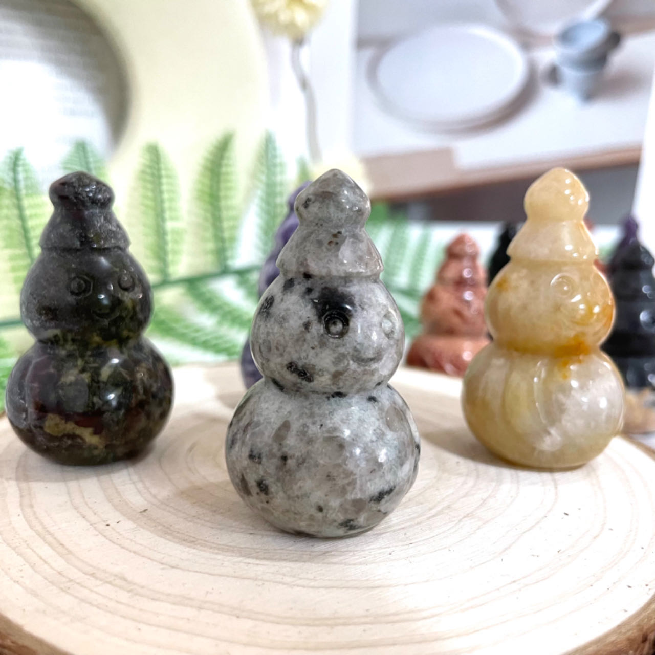 Different Maerail Snowman Crystal Stochastic 5PCS Rose Quartz Clear Quartz Black Obsidian Kiwi Jasper Red Jasper Yellow Jade Sodalite Amethyst Healing Crystal From IG Crystal