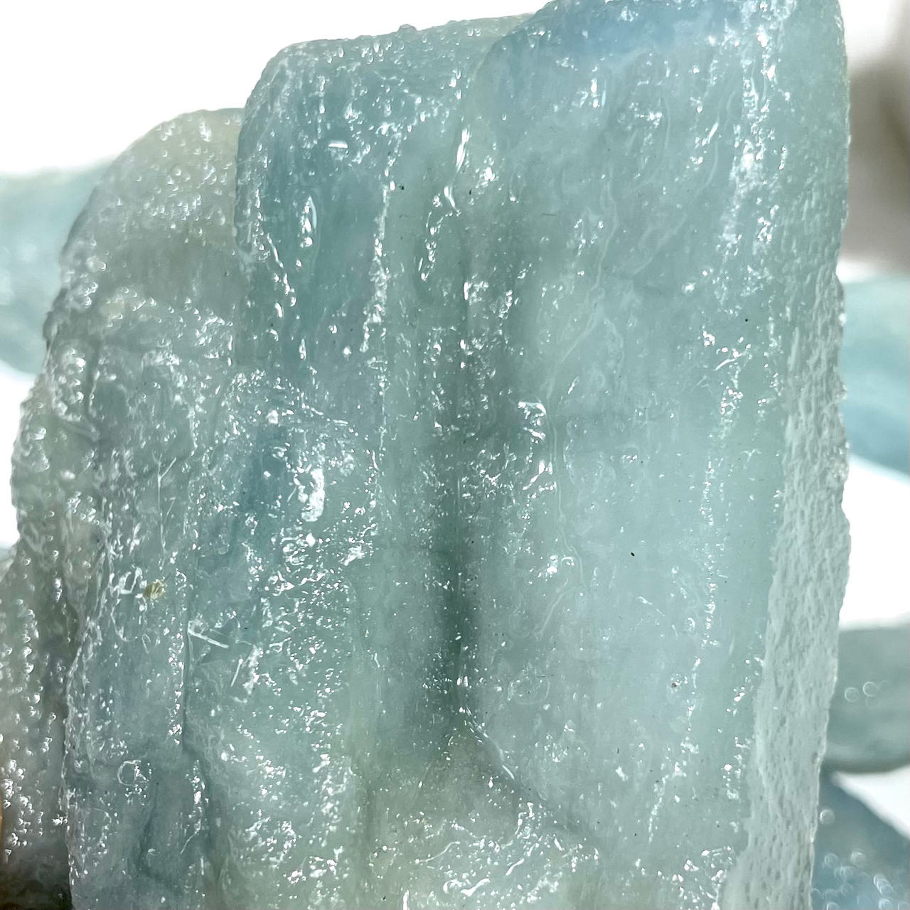 2~4 Counts 100g Natural Aquamarine Chunks Raw Rough Stone For Cabochon Reiki Crytsal Healing Home decor Jewelry Card Natural Crystals Healing Stones Crystal Jewelry Shop Pretty Crystals From IG Crystal
