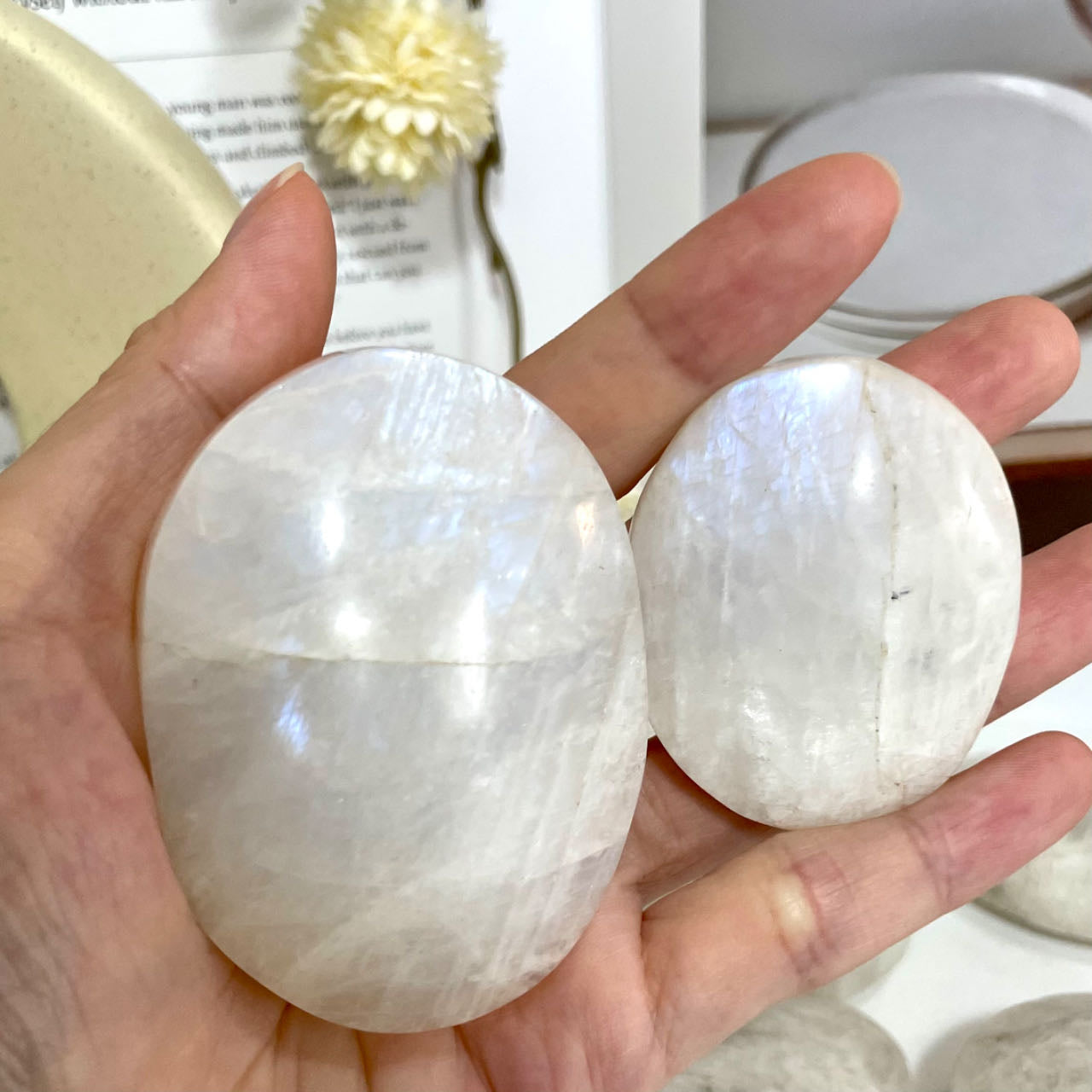 2~3PCS Moonstone Palm Stone Pocket Massage Worry Stone for Natural Body Chakra Balancing Reiki Healing and Crystal Grid From IG Crystal