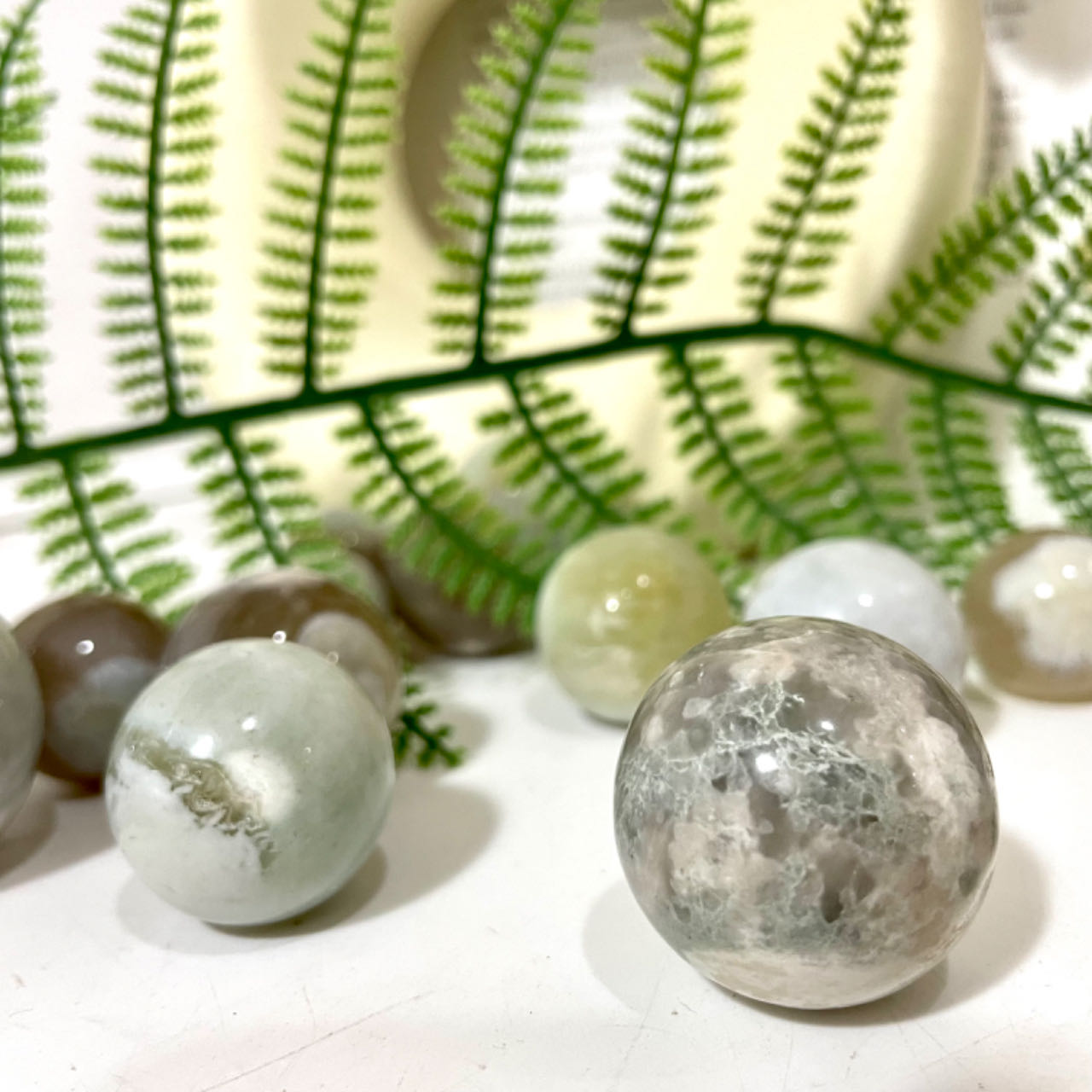 5~7 Counts Small Green Flower Agate Balls 2~4cm Healing Stone Home Decoration From IG Crystal