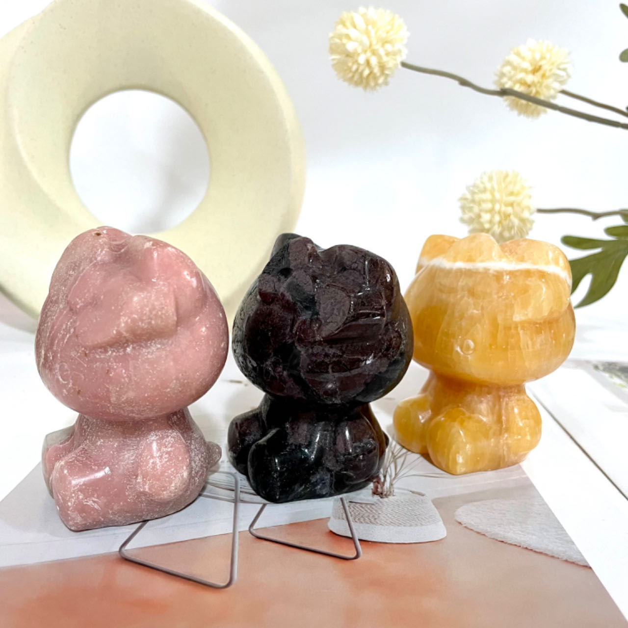 IG Crystal 2 Counts Hello Kitty Crystal Yellow Calcite Pink Opal Garnet Healing Crystal Home Decoration