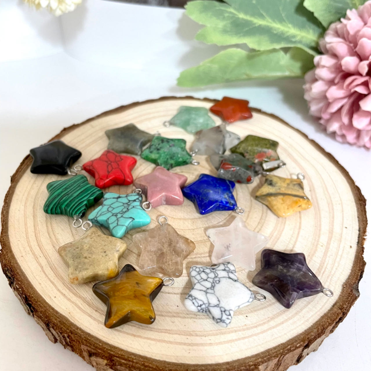 Stochastic 10PCS Different Maerail Crystal Decklace Star Bullet Crucifix Crystal Wand Amethyst Chips Healing Stone From IG Crystal