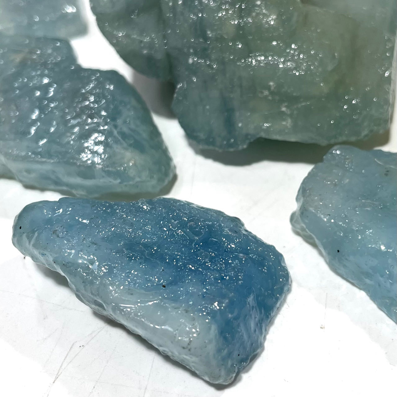 2~4 Counts 100g Natural Aquamarine Chunks Raw Rough Stone For Cabochon Reiki Crytsal Healing Home decor Jewelry Card Natural Crystals Healing Stones Crystal Jewelry Shop Pretty Crystals From IG Crystal