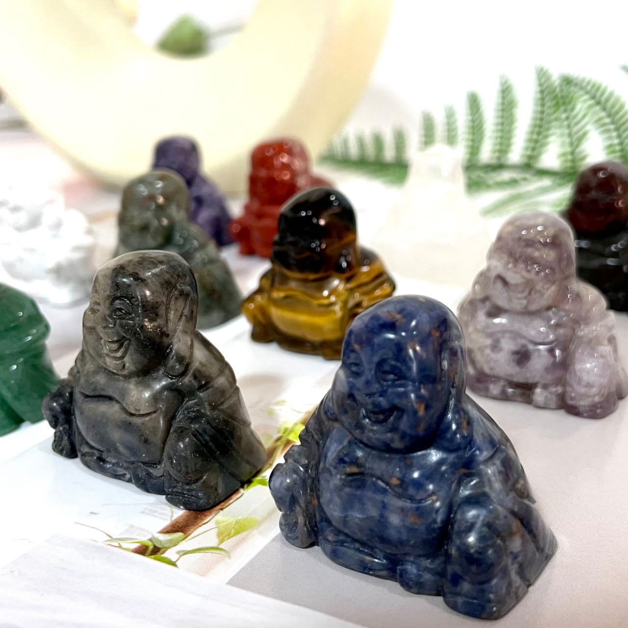 4 Counts Different Materials 1.5 Inch Buddha Crystal Rose Quartz Clear Quartz Yellow Tiger Eye Amethyst Sodalite Green Aventurine Rohdnite Kiwi Jasper Healing Crystal Home Decoration From IG Crystal