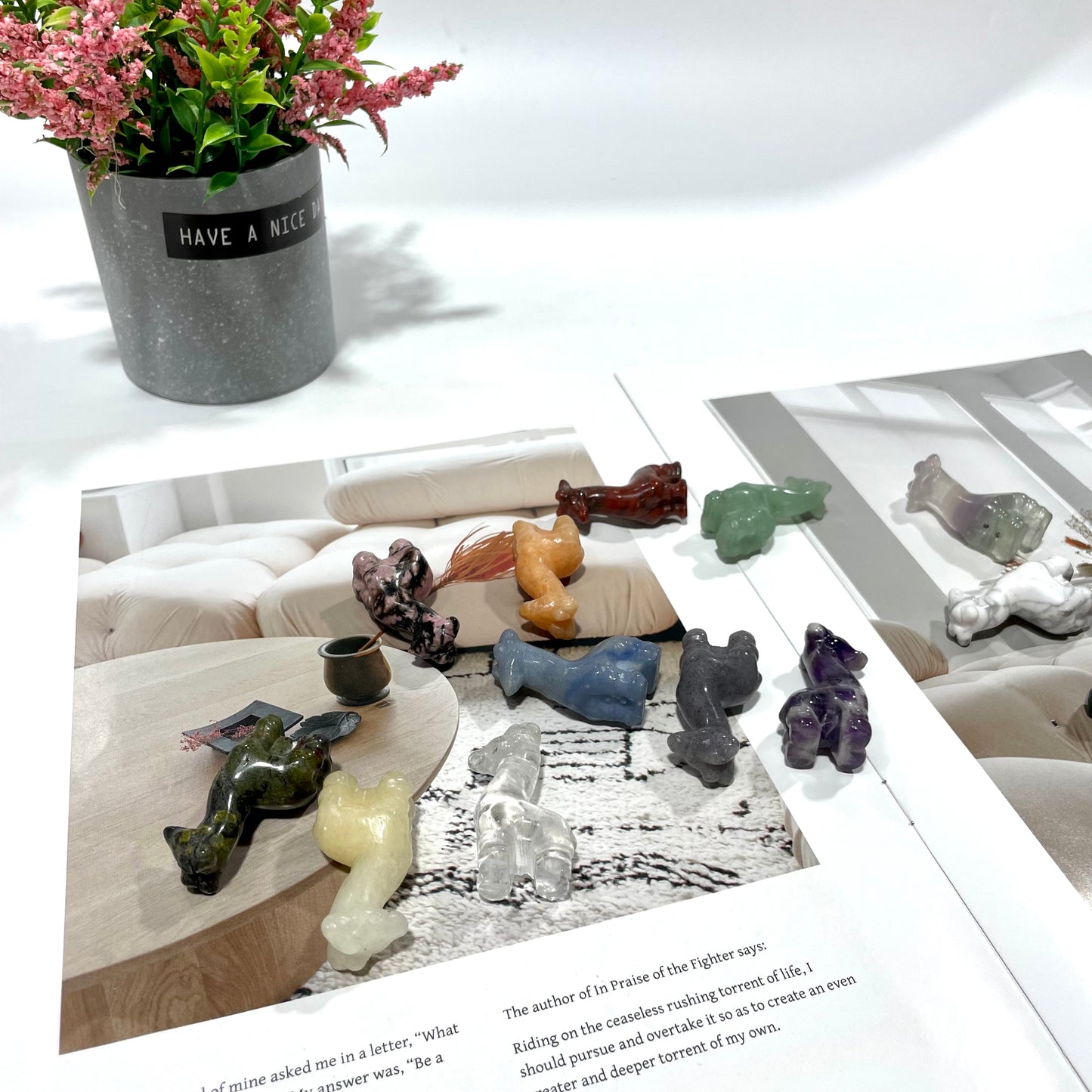 Different Material 4CM Height Small Giraffe Crystal Carvings 8 Counts Rose Quartz Clear Quartz Yellow Tiger Eye Amethyst Sodalite Green Aventurine Rohdnite Kiwi Jasper Healing Crystal Home Decoration From IG Crystal