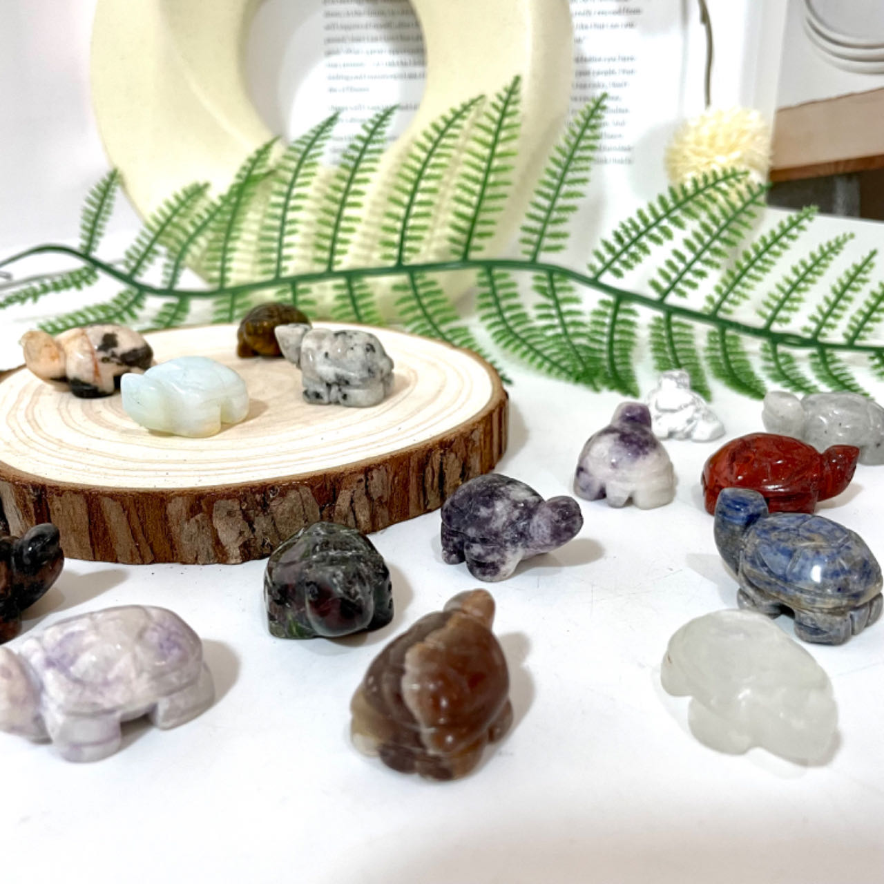 3CM Different Materials Little Tortoise Crystal Game Morganite Fire Quartz Black Rutile Quartz Labradorite Sunstone Blue Tiger Eye Moss Agate Amethyst Clear Quartz Fluorite Original Natural Stone Gemstone From IG Crystal