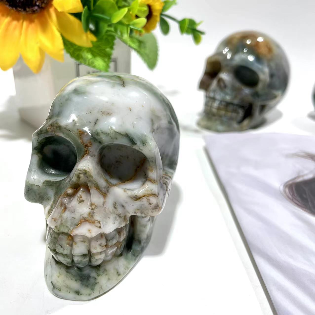 1 Count Moss Agate Skull Crystal Carving Natural Stone Gem Mining Chakra Balancing Reiki Healing Crystal Mystery Crystal Display Crystal Shopping Online Home Office Decor From IG Crystal