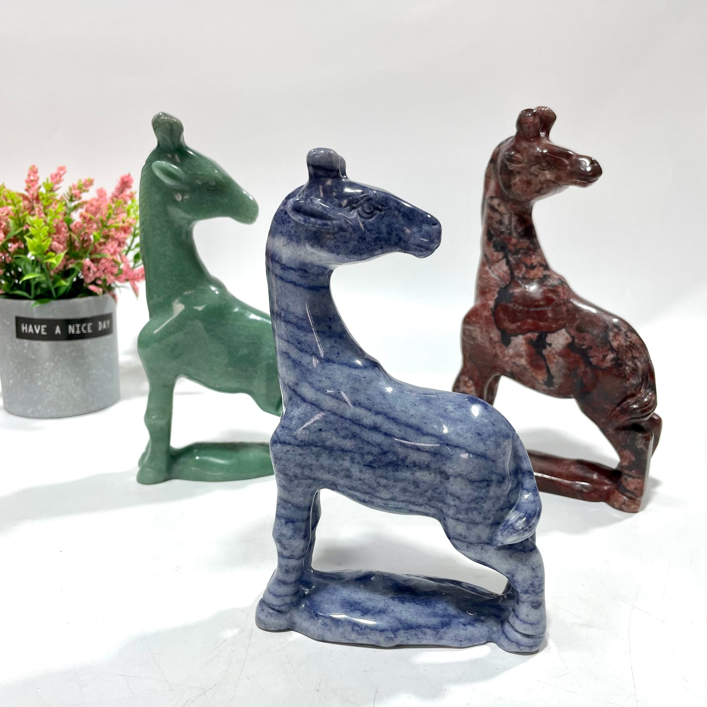 1 Count Giraffe Crystal Carving Green/Blue Aventurine Red Picture Jasper Healing Stones Natural Stone Chakra Balancing Reiki Home Office Decor From IG Crystal