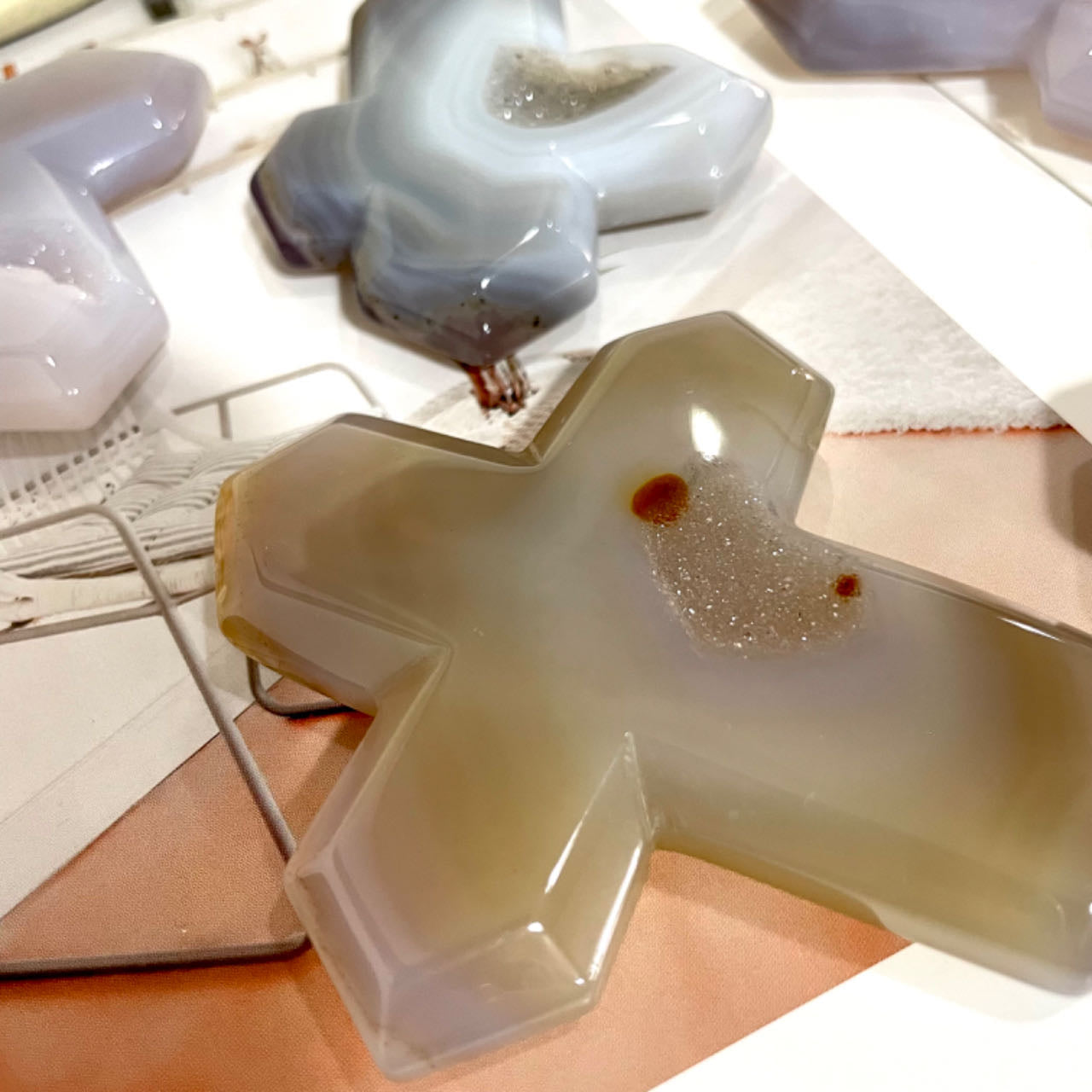 IG Crystal 4 Counts Big Crucifix Geode Agate Crystal Healing Stone Home Decoration