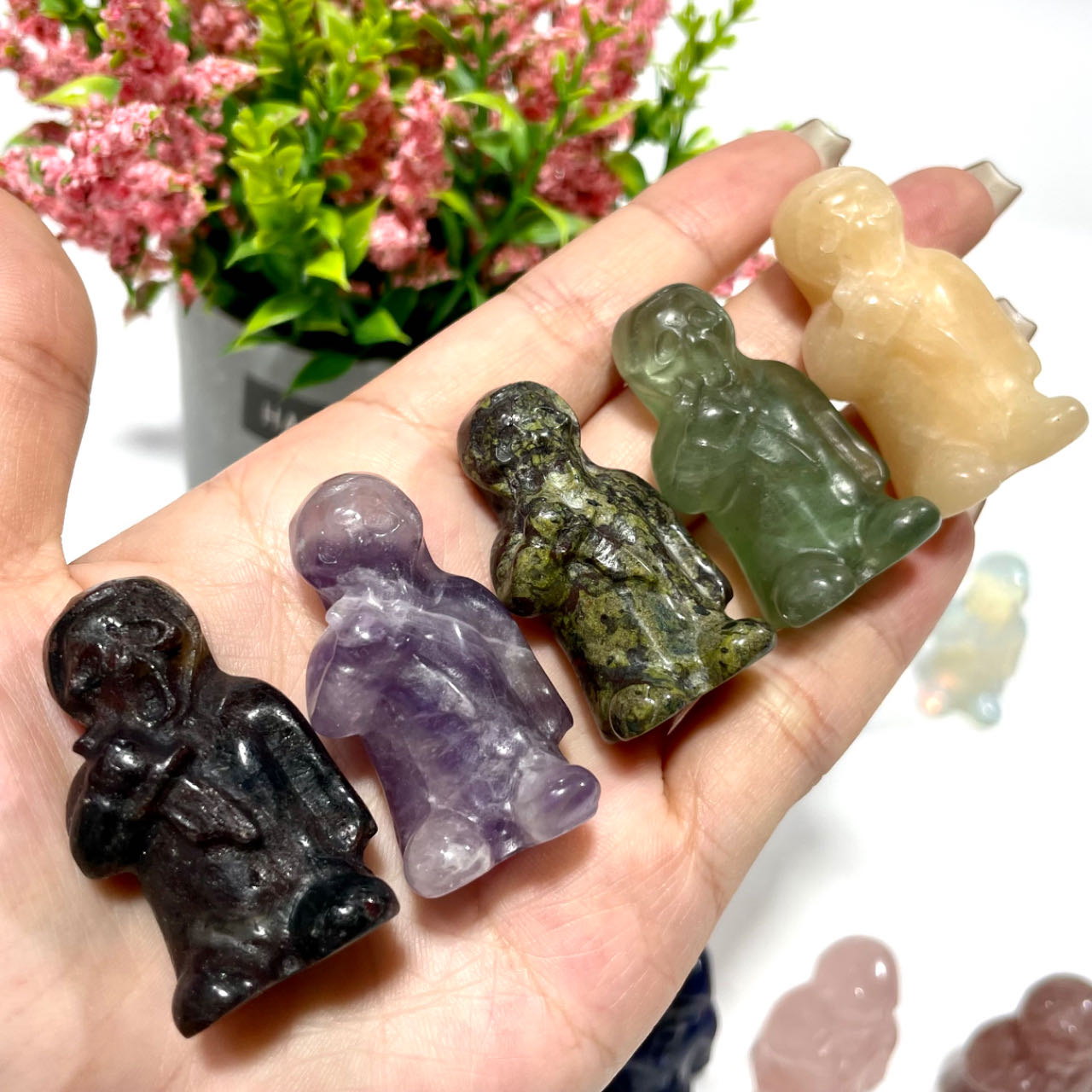 3 Counts Halloween Knife-wielding Ghost Crystal Carving Healing Crystal Gem Reiki Healing Home Decor Crystal Jewelry Shop Pretty Crystals From IG Crystal