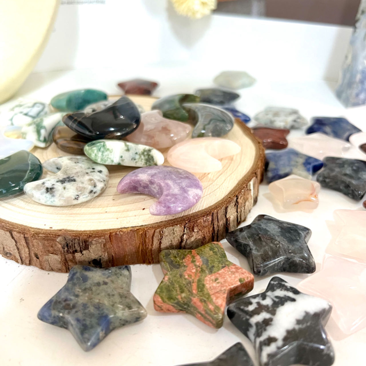 12PCS Different Maerail 3cm Moon & Star Crystal Set Tiger Eyes Pink Opal Green Flourite Yellow Flourite Clear Quartz Citrine Dream  Amethyst Sodalite Rose Quartz From IG Crystal