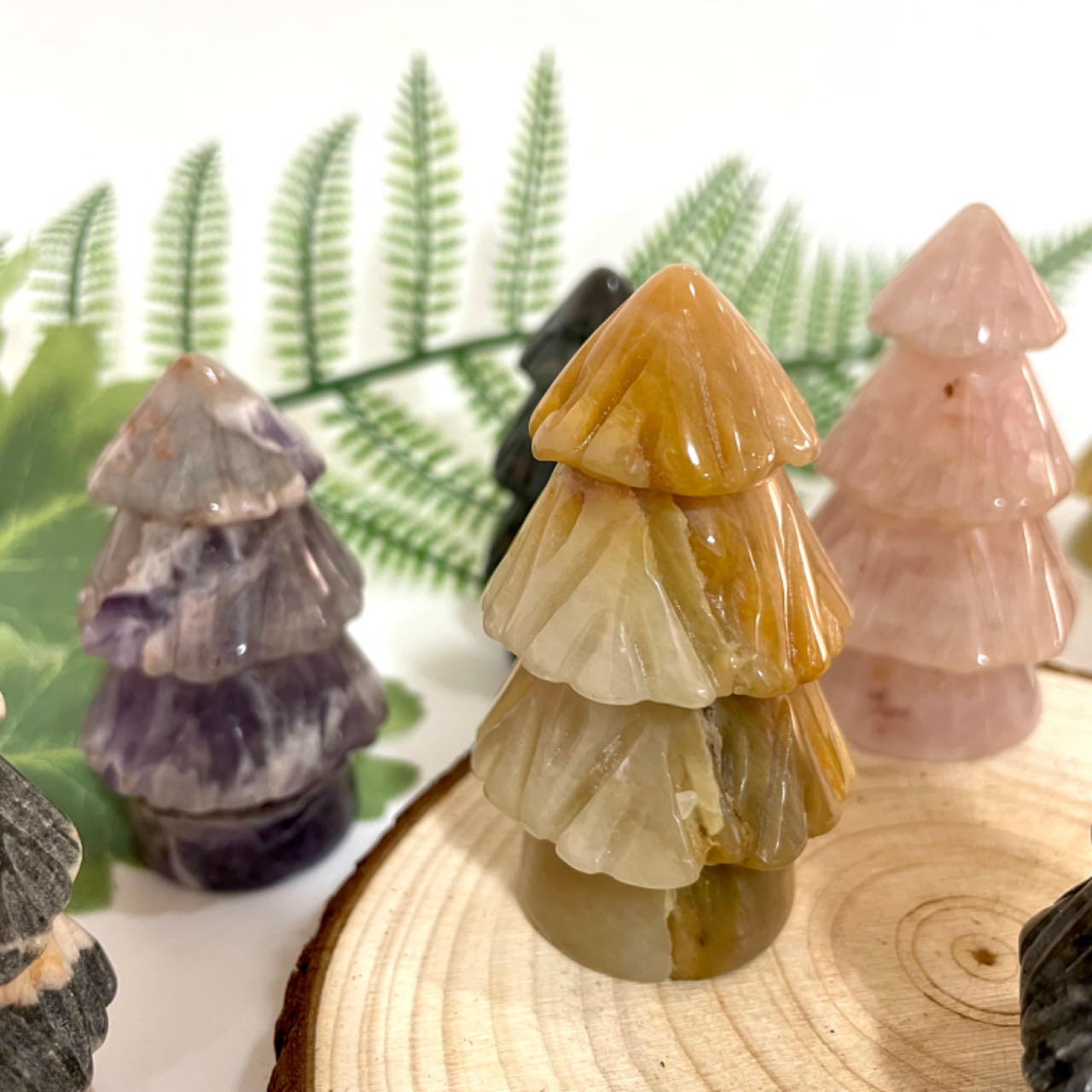 Any 4PCS Different Maerail Christmas Tree Crystals Clear Quartz Yellow Crystal Rose Quartz Amethyst Green Flourite From IG Crystal