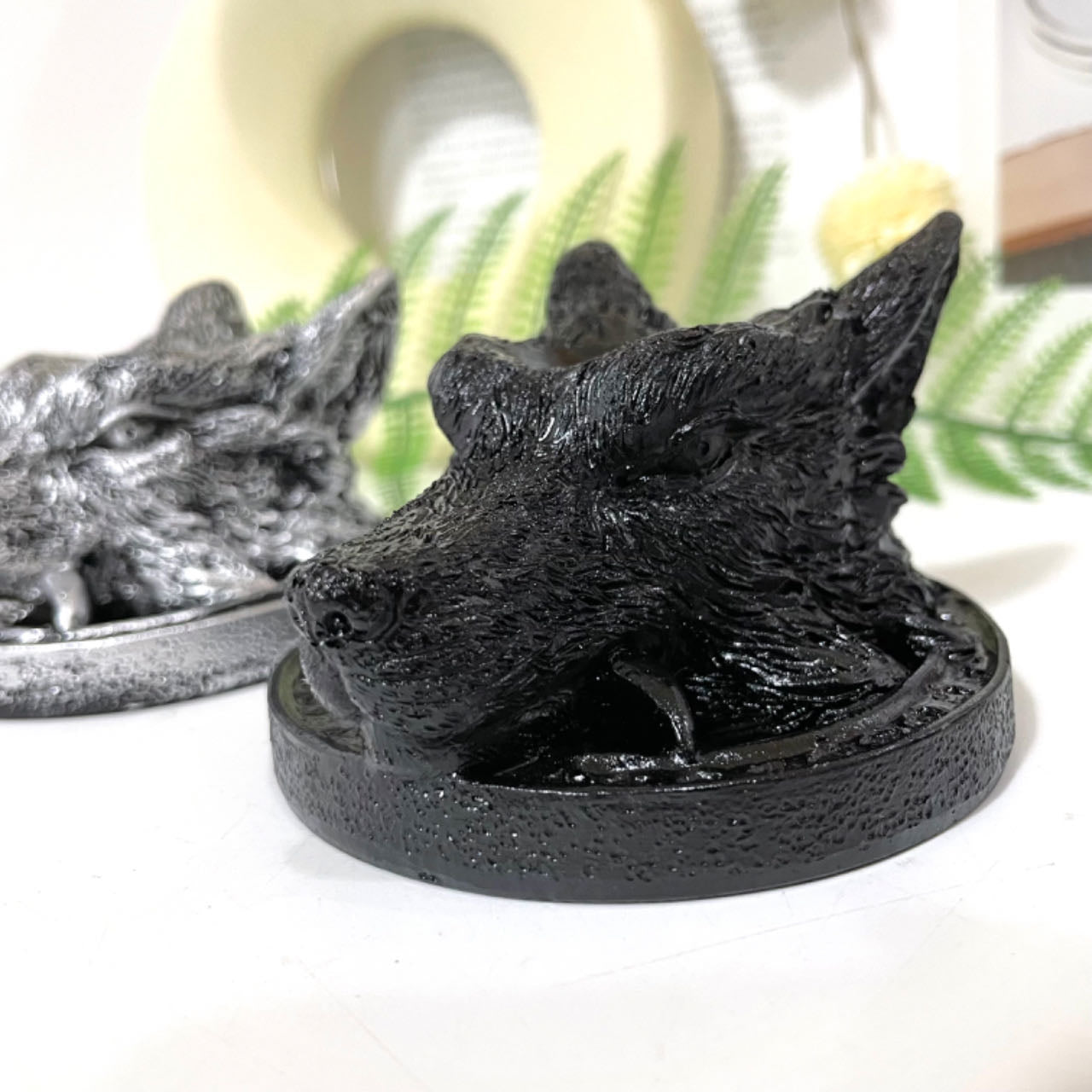 2PCS Wolf Head Stand Black Silver Healing Stone Home Decoration For Crystal Ball From IG Crystal