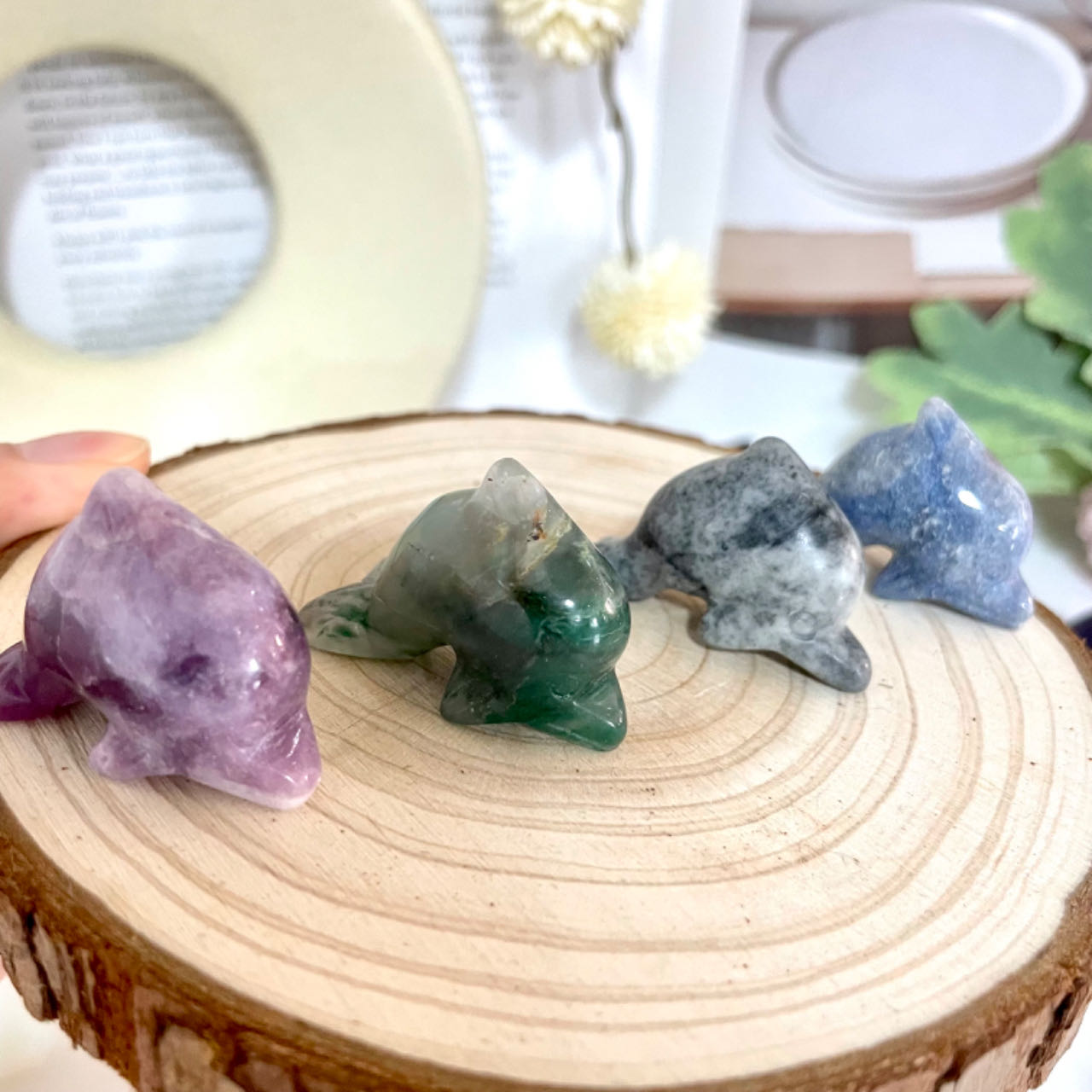 Stochastic 7PCS Different Maerail Dolphin Crystal Rose Quartz Clear Quartz Black Obsidian Green Aventurine Kiwi Jasper Red Jasper Amethyst Yooperlite From IG Crystal