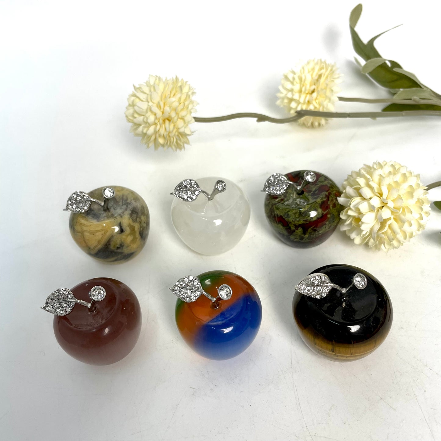 Different Materials Apple Crystal Carvings 5 Counts Set Yellow Tiger Eyes Cat Eye Clear Quartz Healing Stones Natural Stone Chakra Balancing Reiki Home Office Decor From IG Crystal