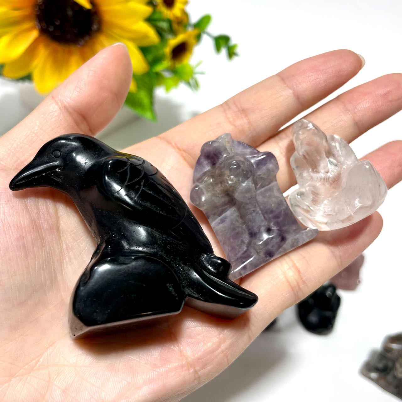 Halloween Various Materials 4CM Gravestone 5CM Black Obsidian Crow 3CM Death Crystal Carvings Set Rose Quartz Clear Quartz Yellow Tiger Eye Amethyst Sodalite Green Aventurine Rohdnite Kiwi Jasper Healing Crystal Home Decoration From IG Crystal