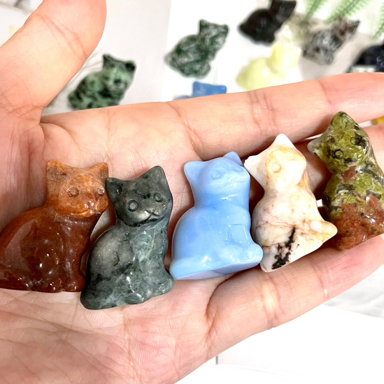 Different Material 3CM Height Small Cat Crystal 10 Counts Rose Quartz Clear Quartz Yellow Tiger Eye Amethyst Sodalite Green Aventurine Rohdnite Kiwi Jasper Healing Crystal Home Decoration From IG Crystal
