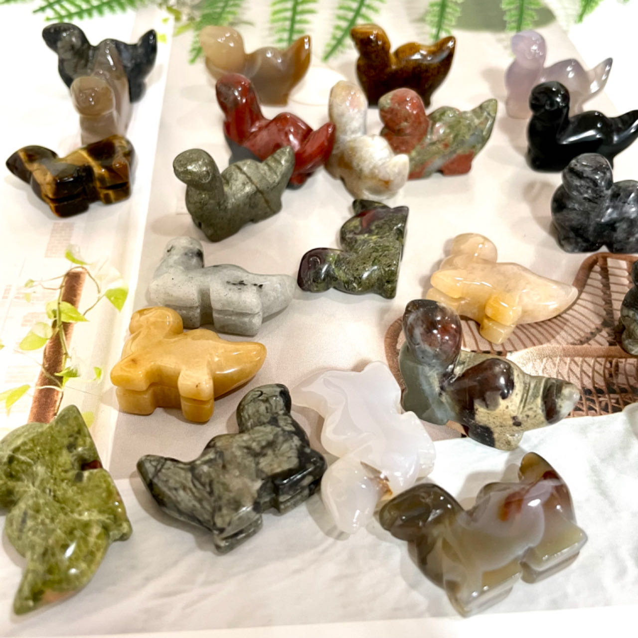 10 Counts Different Material Small Dinosaur Crystal Rose Quartz Clear Quartz Kiwi Jasper Sodalite Amethyst Opalite Unakite Healing Crystal From IG Crystal