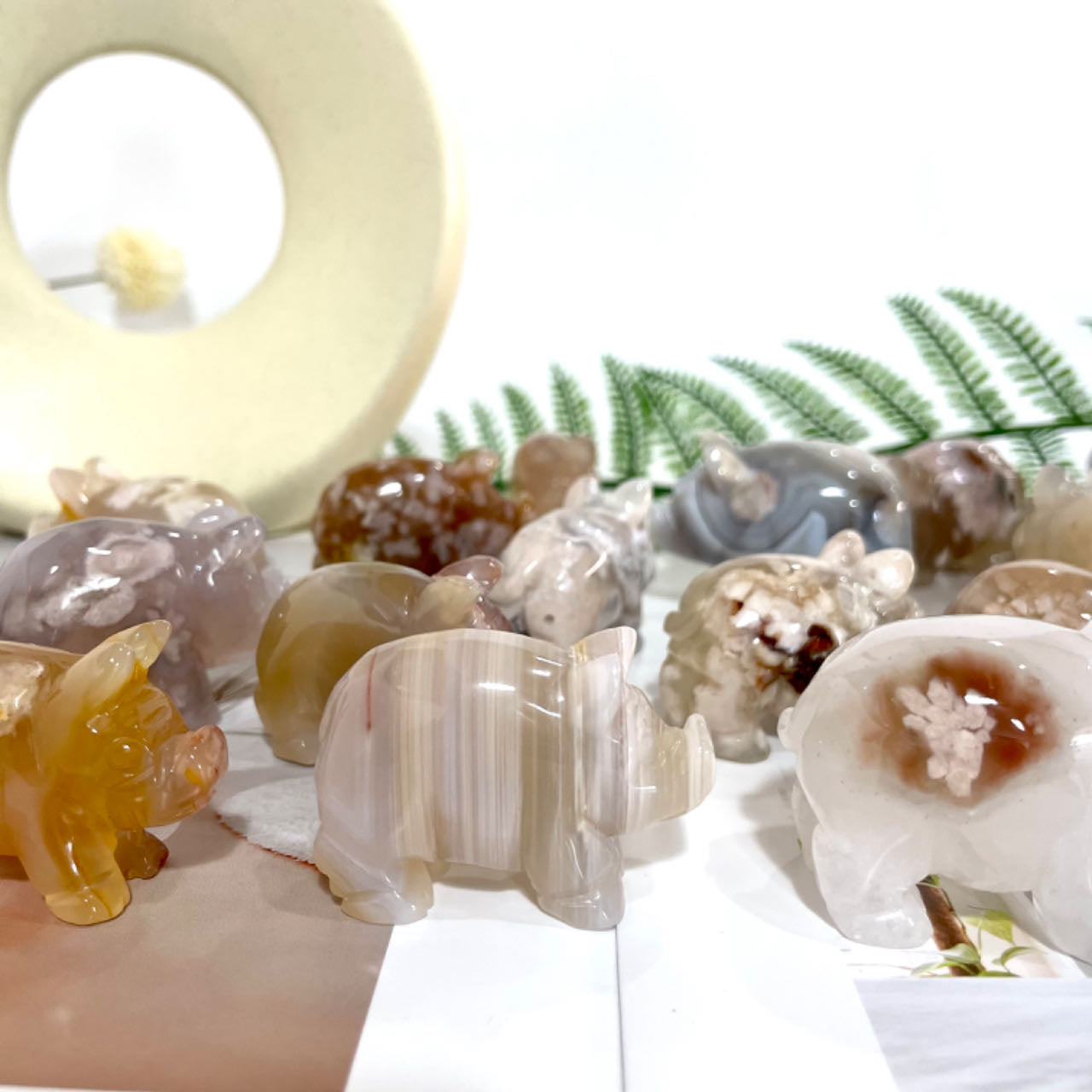 2 Counts Flower Agate Pig Crystal Healing Crystal Home Decoration From IG Crystal