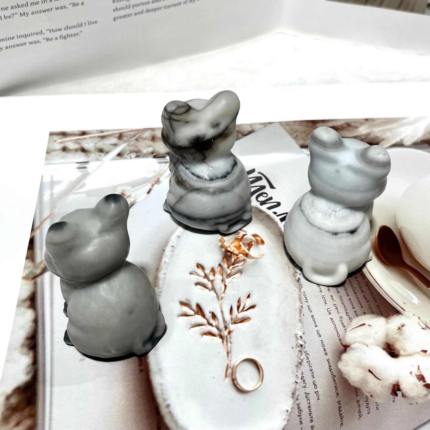 3 Counts Taiji Stone Tai Chi Stone Sitting Cat Crystal Carving Healing Stones Natural Stone Chakra Balancing Reiki Home Office Decor From IG Crystal