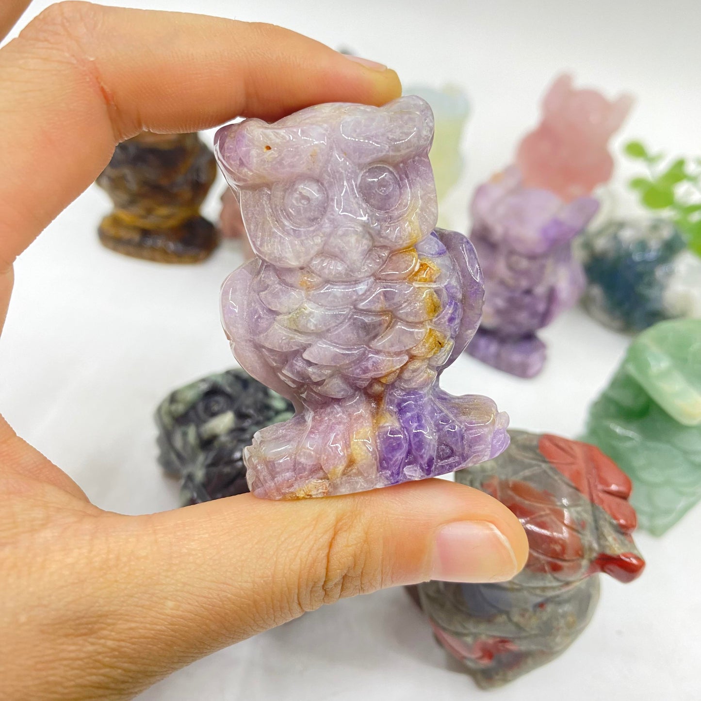 4 Counts  Mix 2 Inch Crystal Carvings Owl Different Stone From IG Crystal