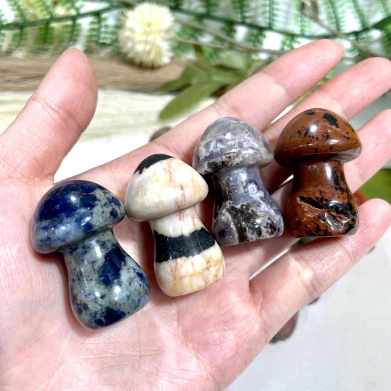 10 Counts Different Material 1.5 Inch Mushroom Crystal Clear Quartz Rose Quartz Lavakite Red Obsidian Fire Quartz Amethyst Green Aventurine Healing Stone Home Decoration From IG Crystal