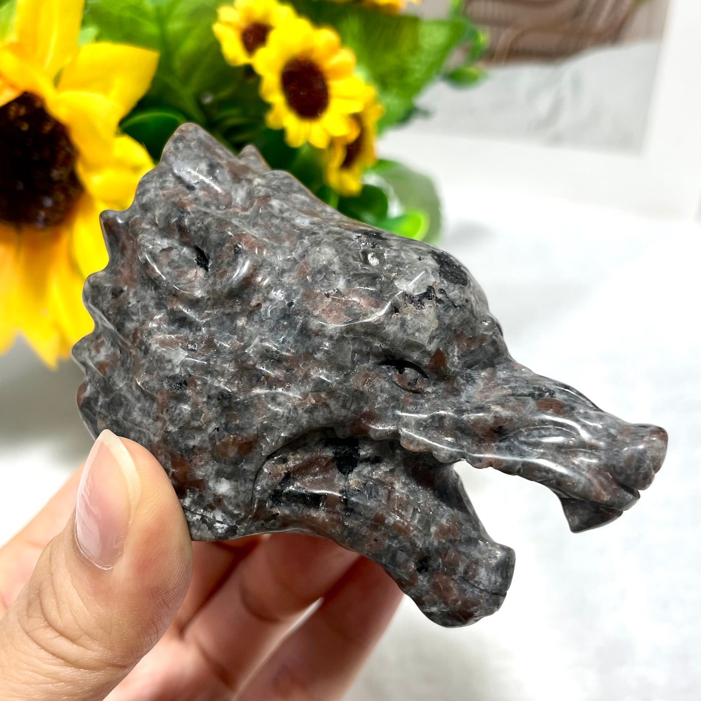 1 Count Labradorite Yooperlite Wolf Head Skull Crystal Carving Natural Stone Gem Mining Chakra Balancing Reiki Healing Crystal Mystery Crystal Display Crystal Shopping Online Home Office Decor From IG Crystal