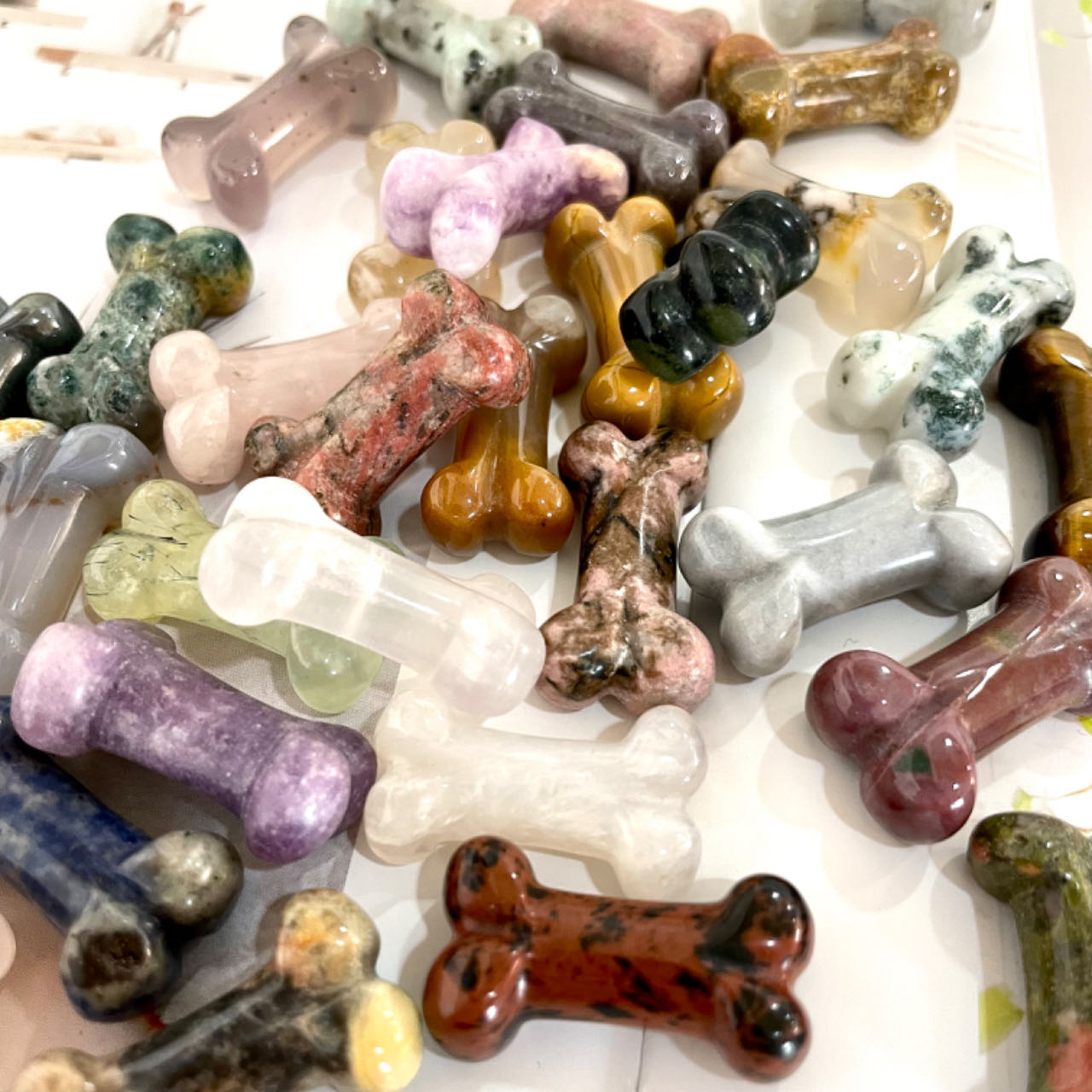 Dog Bone Crystals 10 Counts Carving Healing Stone Home decoration From IG Crystal