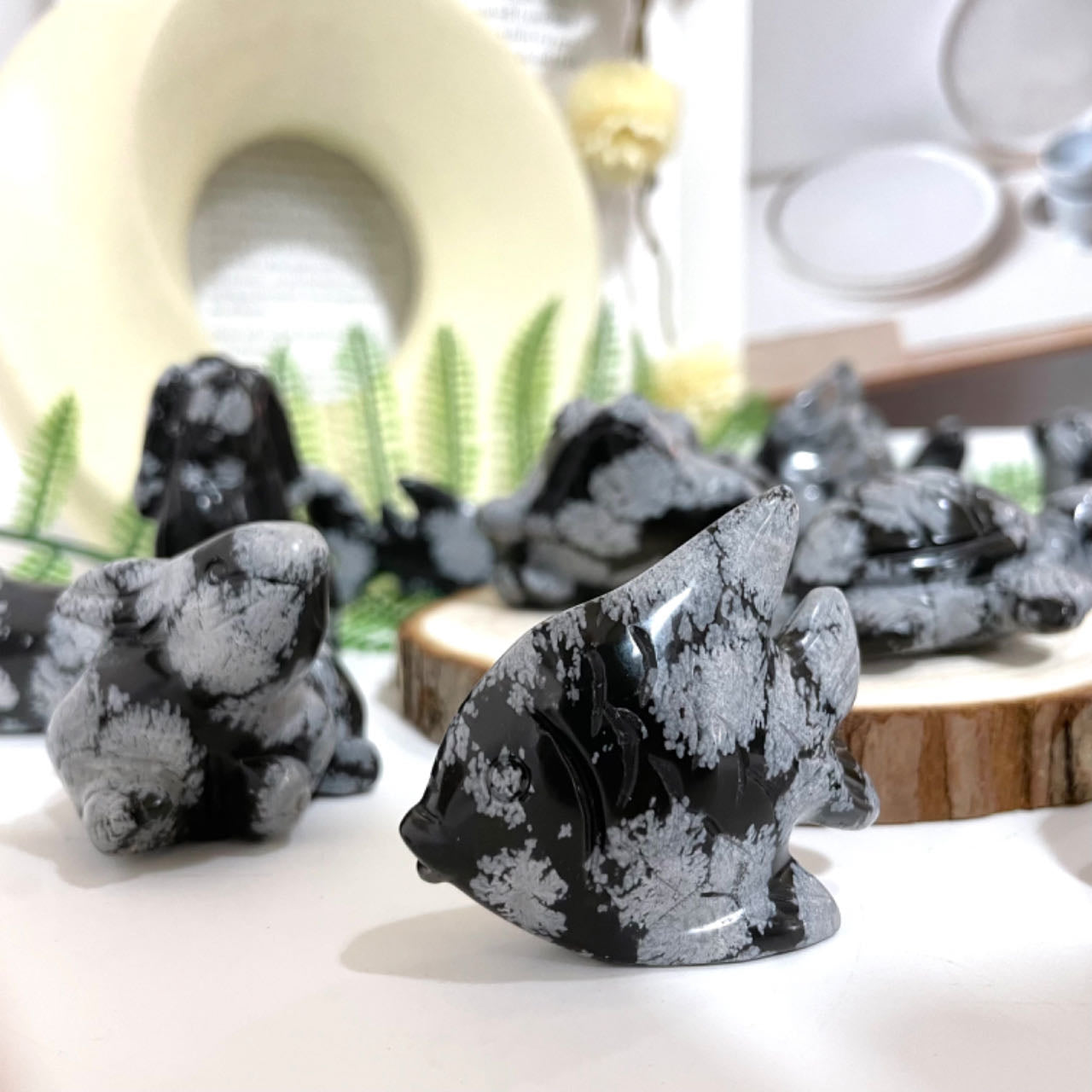 Snow Flake Obsidian Animals Crystal Turtle Dog Rabbit Frog Dolphin Fish Shark Bird Crocodile Owl Seal Healing Stone From IG Crystal