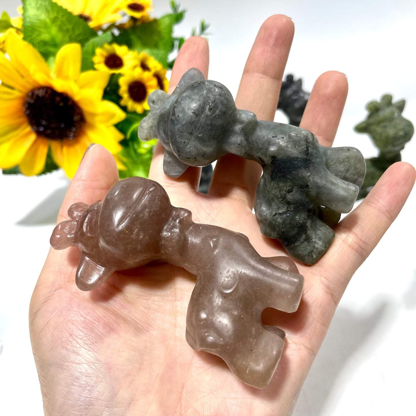 2 Counts Different Materials Deer Crystal Carving Healing Stones Natural Stone Chakra Balancing Reiki Home Office Decor From IG Crystal